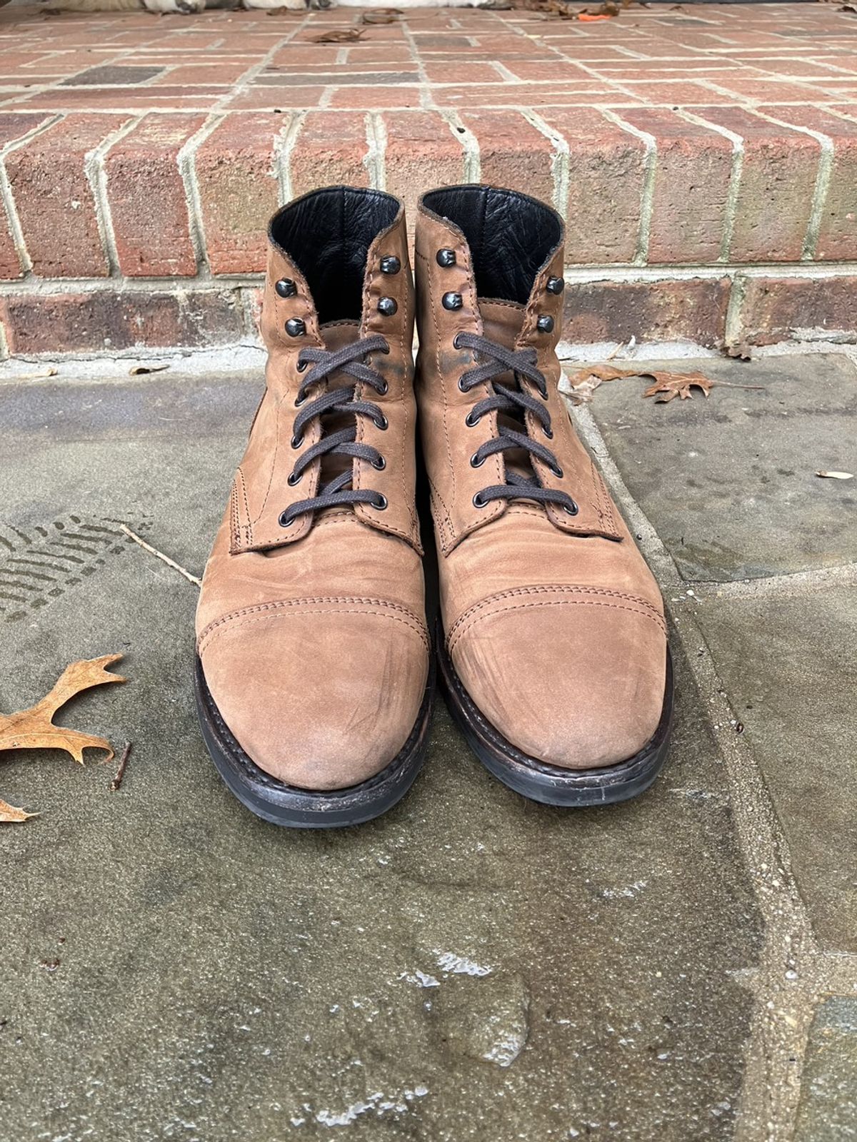 Photo by bars_grover23 on January 5, 2023 of the Thursday Captain in Terracotta Full Grain.