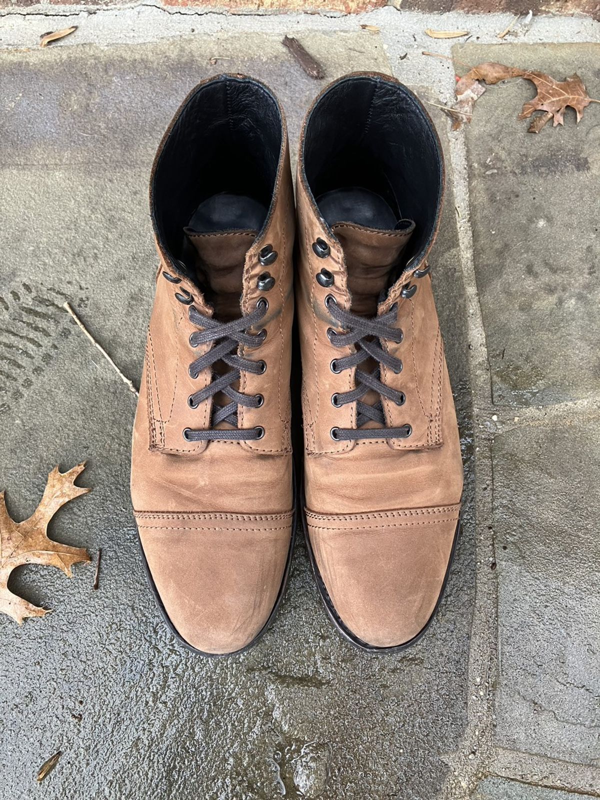 Photo by bars_grover23 on January 5, 2023 of the Thursday Captain in Terracotta Full Grain.
