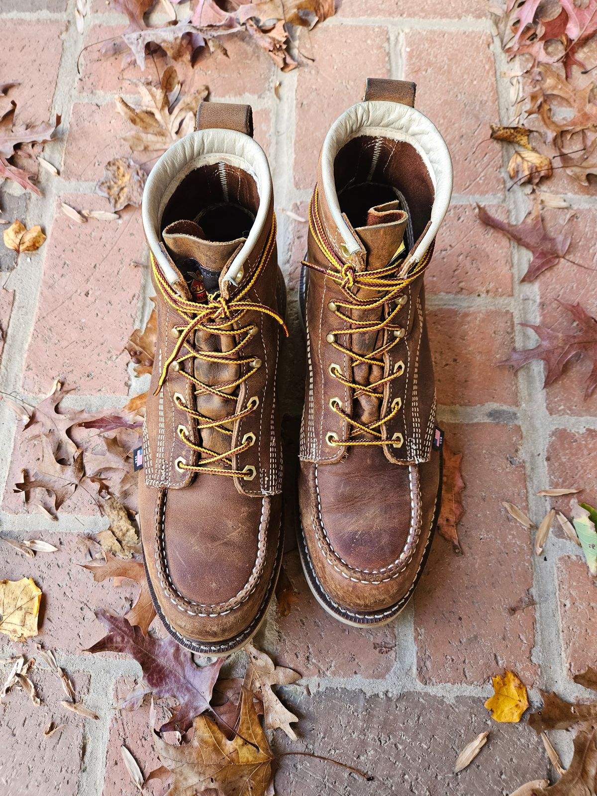 Photo by bars_grover23 on November 4, 2023 of the Thorogood American Heritage 6" Moc Toe in Seidel Trail Crazy Horse.