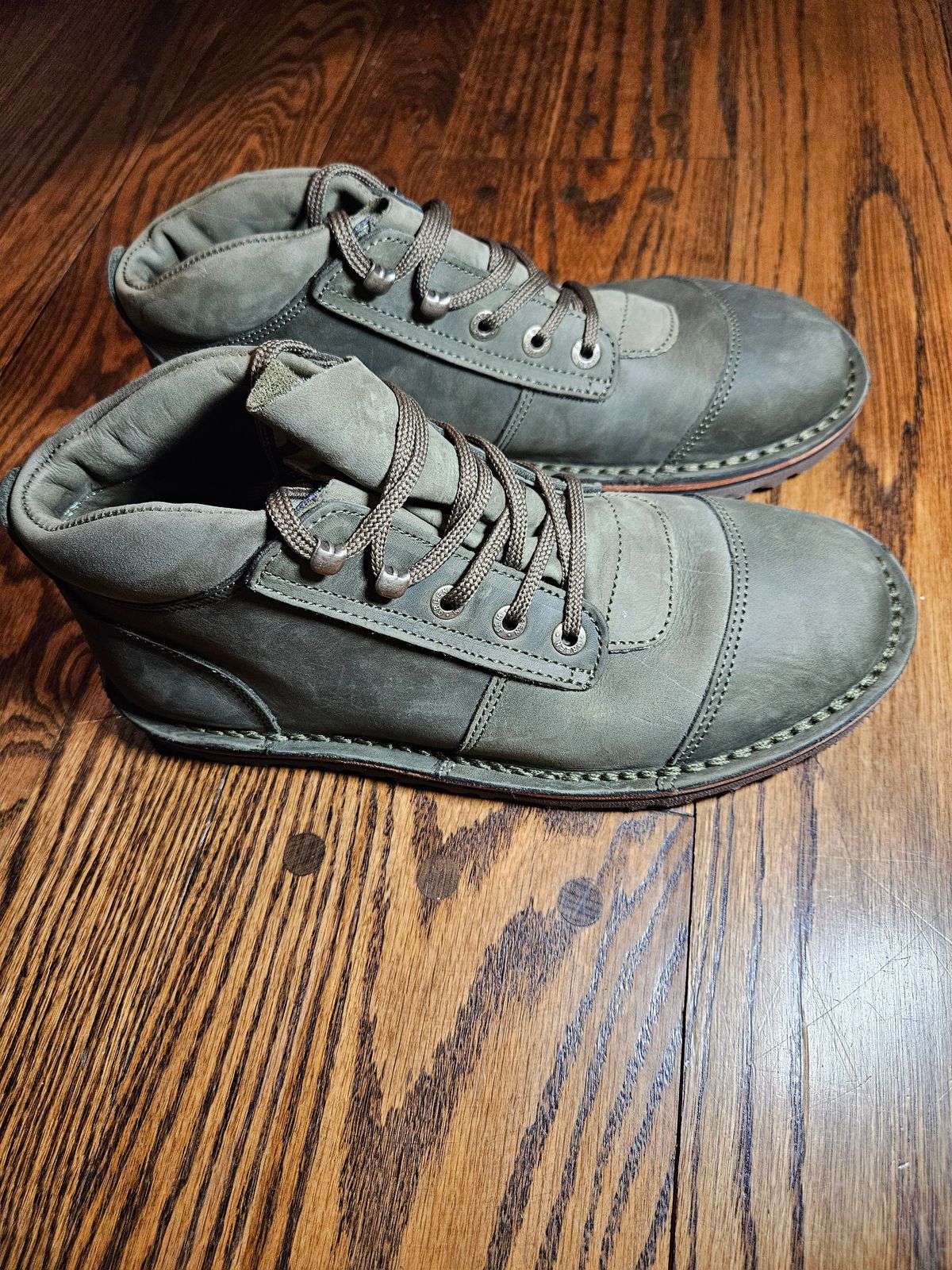 Photo by bars_grover23 on February 23, 2024 of the Jim Green African Ranger Barefoot Boot in Houston Green.