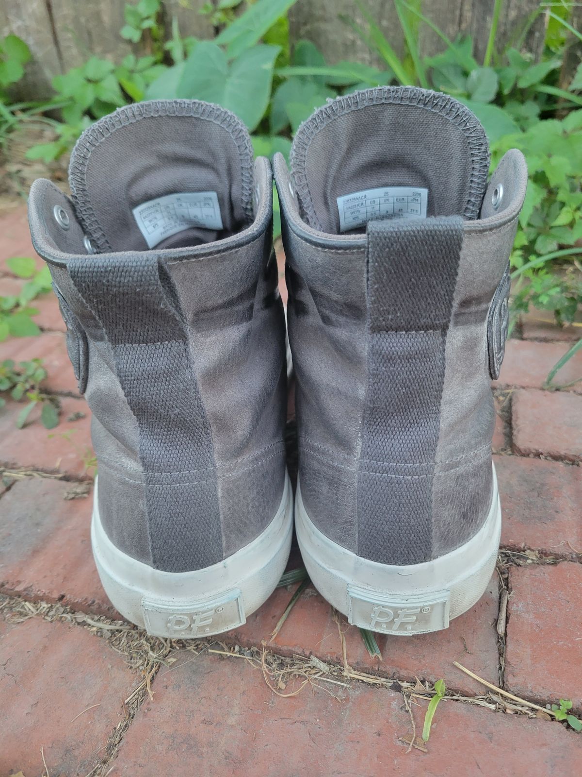 Photo by Post_Leako on November 1, 2023 of the PF Flyers Castlerock Suede in Unknown Leather.