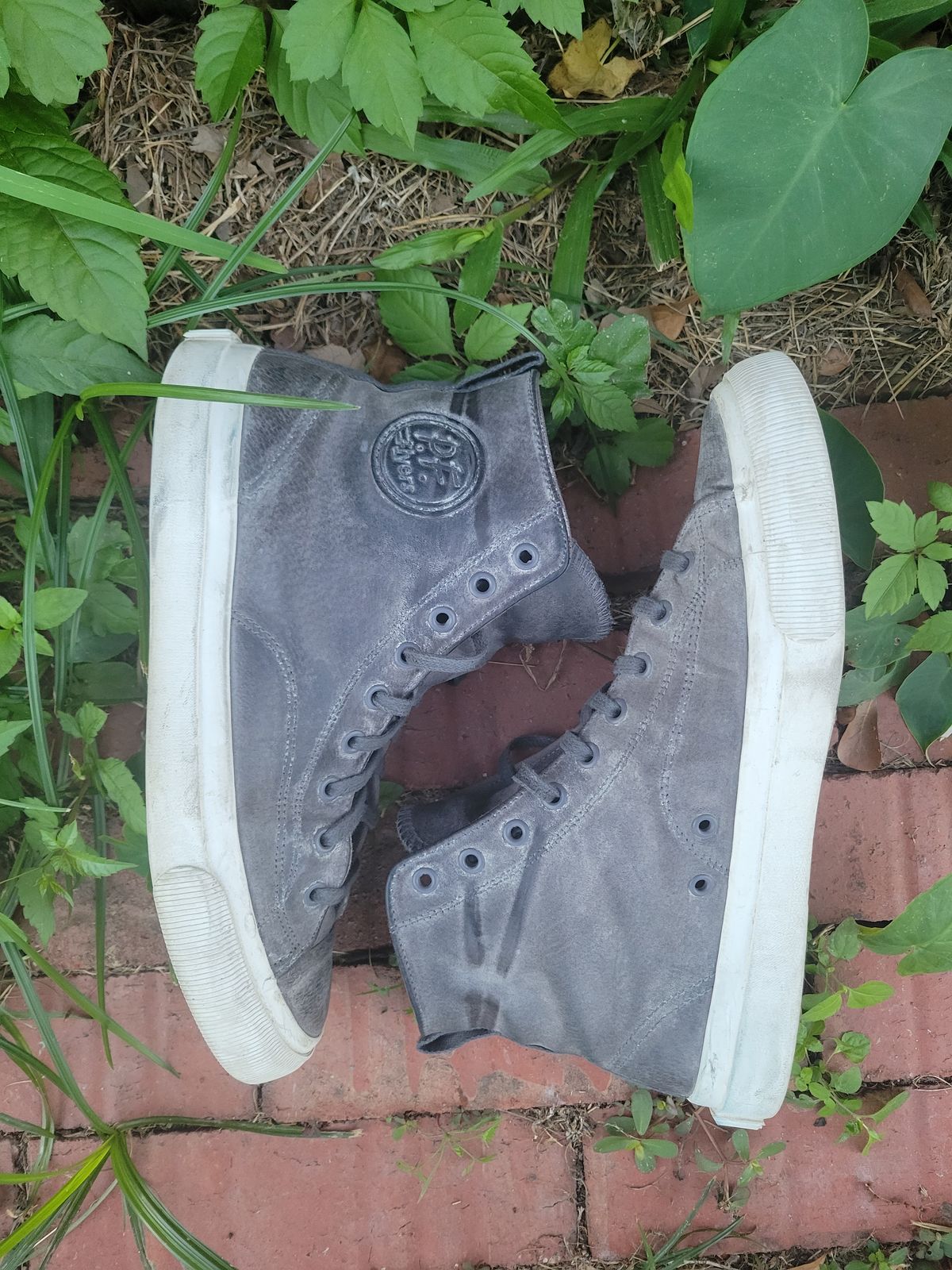 Photo by Post_Leako on November 1, 2023 of the PF Flyers Castlerock Suede in Unknown Leather.