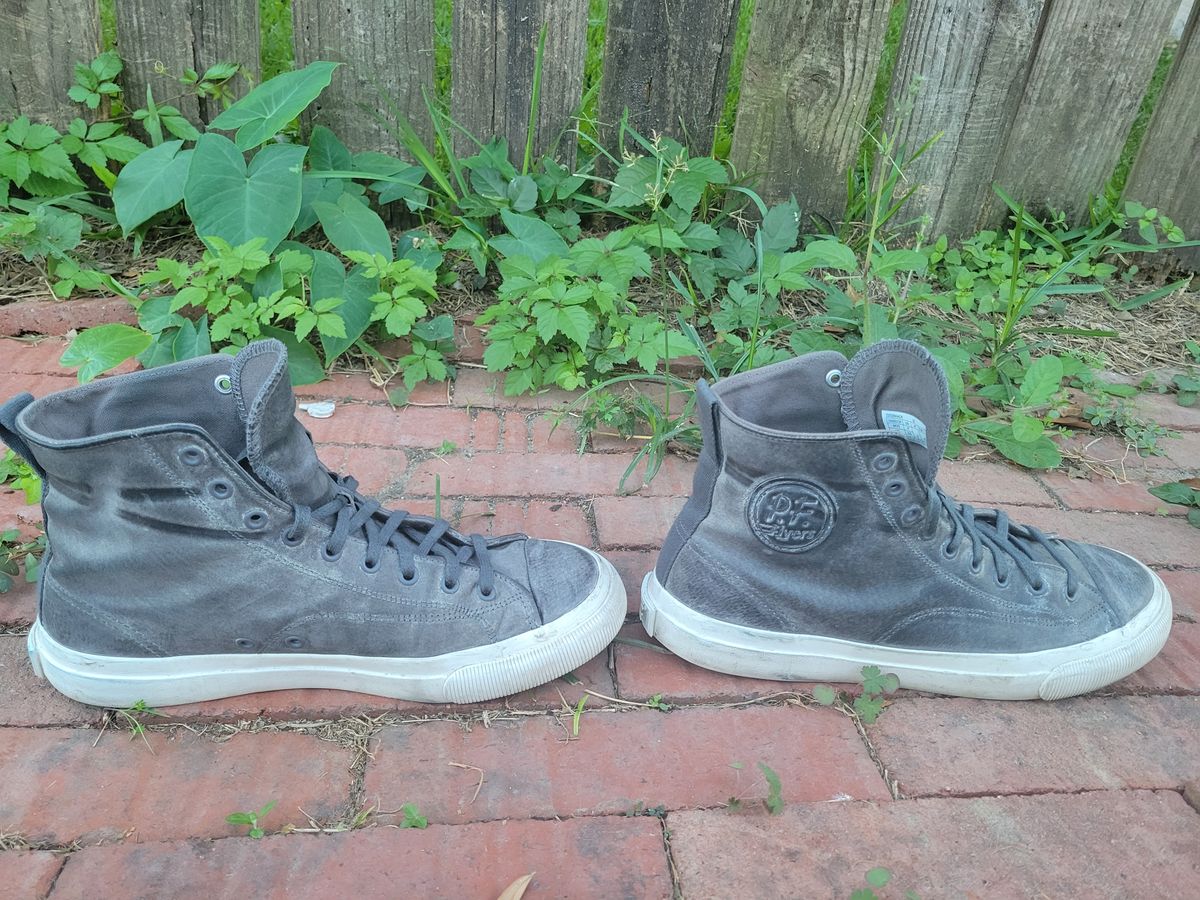 Photo by Post_Leako on November 1, 2023 of the PF Flyers Castlerock Suede in Unknown Leather.