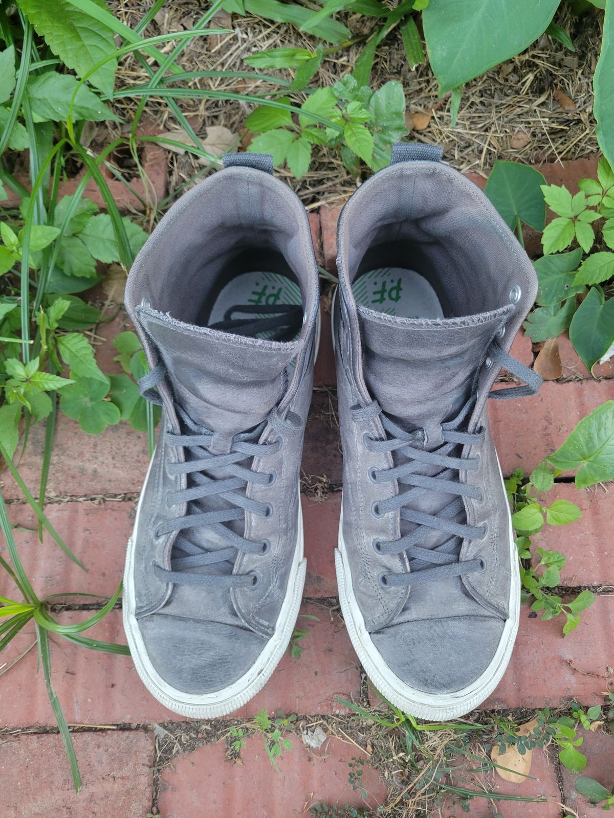 Photo by Post_Leako on November 1, 2023 of the PF Flyers Castlerock Suede in Unknown Leather.