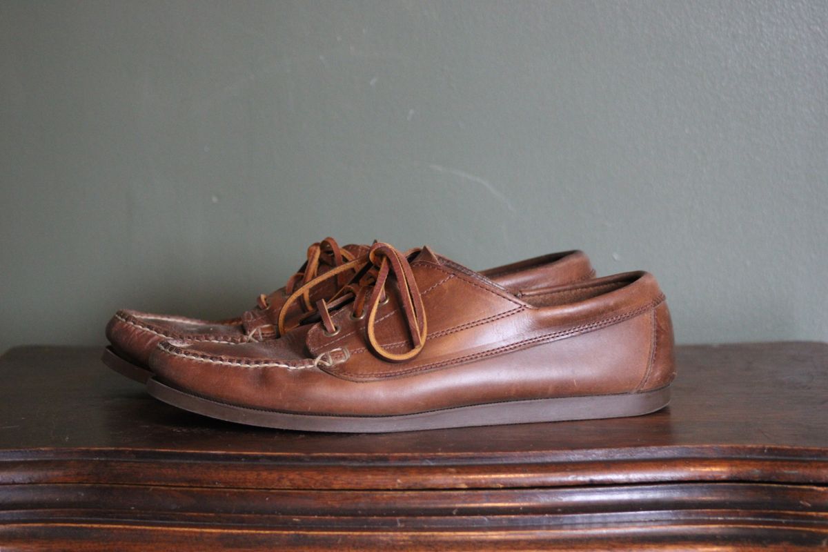 Photo by dandandan on November 3, 2024 of the Oak Street Bootmakers Trail Oxford in Horween Natural Chromexcel.