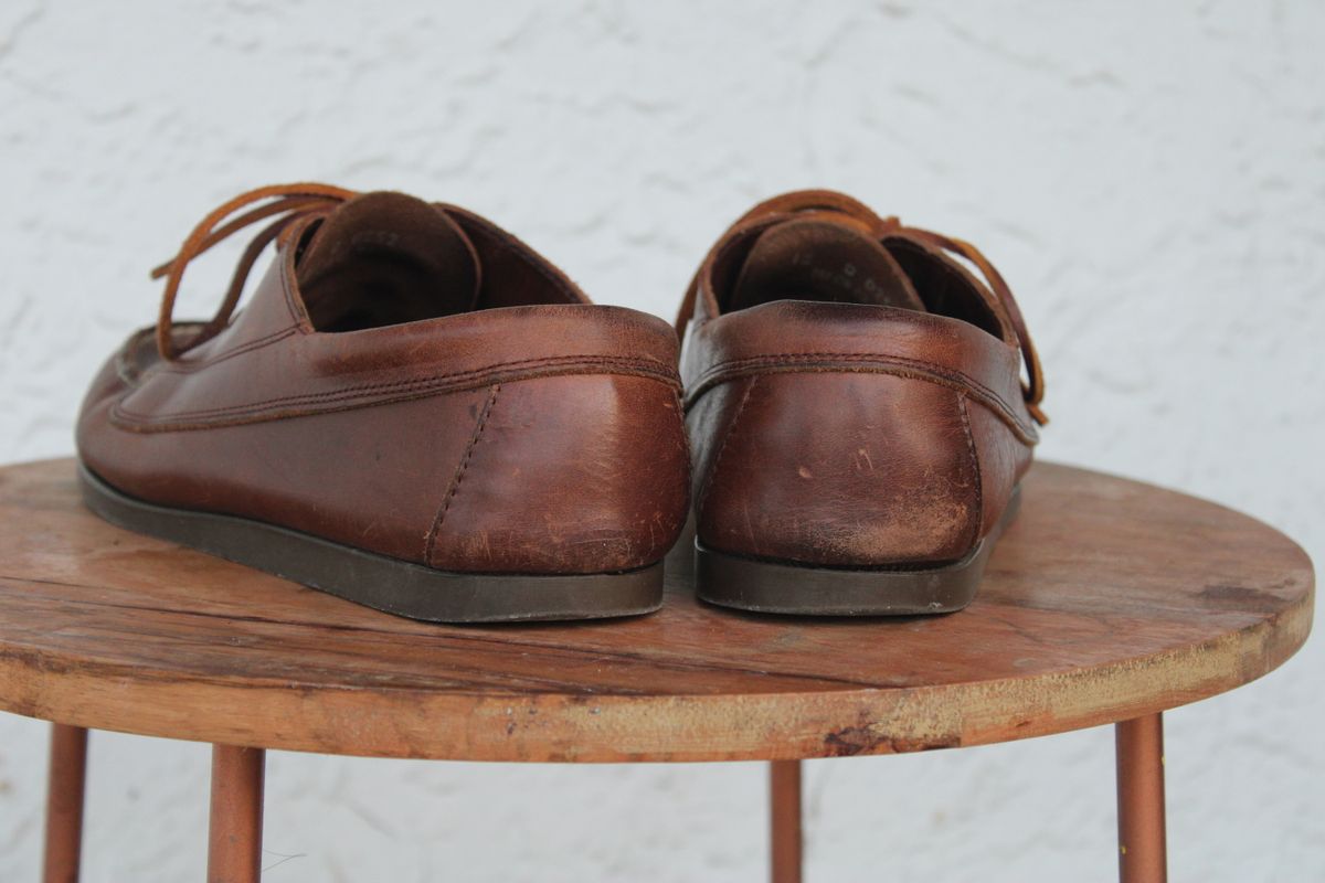 Photo by dandandan on November 2, 2025 of the Oak Street Bootmakers Trail Oxford in Horween Natural Chromexcel.