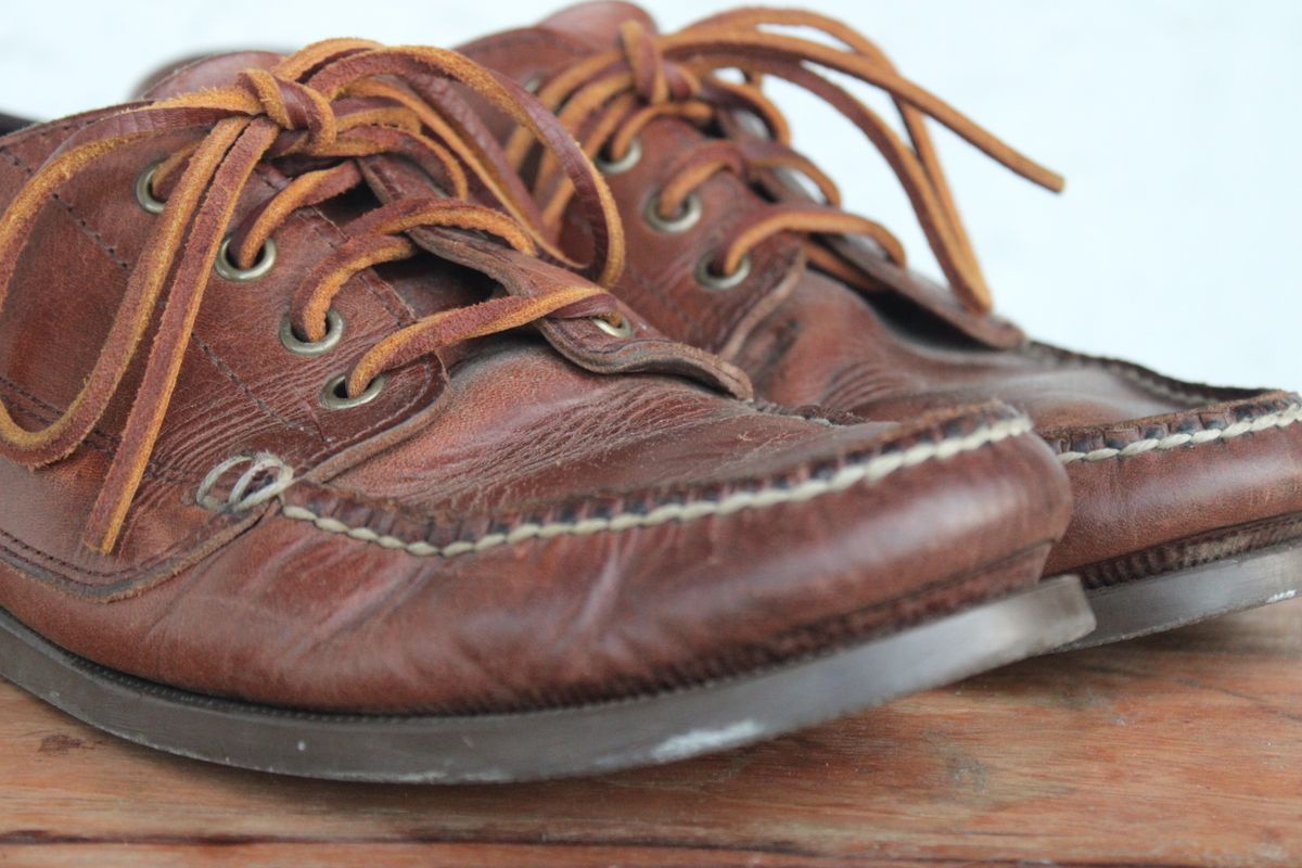 Photo by dandandan on November 2, 2025 of the Oak Street Bootmakers Trail Oxford in Horween Natural Chromexcel.