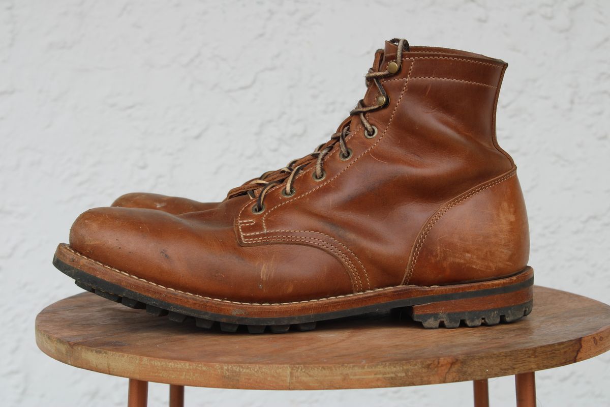 Photo by dandandan on November 30, 2025 of the Truman Plain Toe Boot in Sesame Doubleshot.