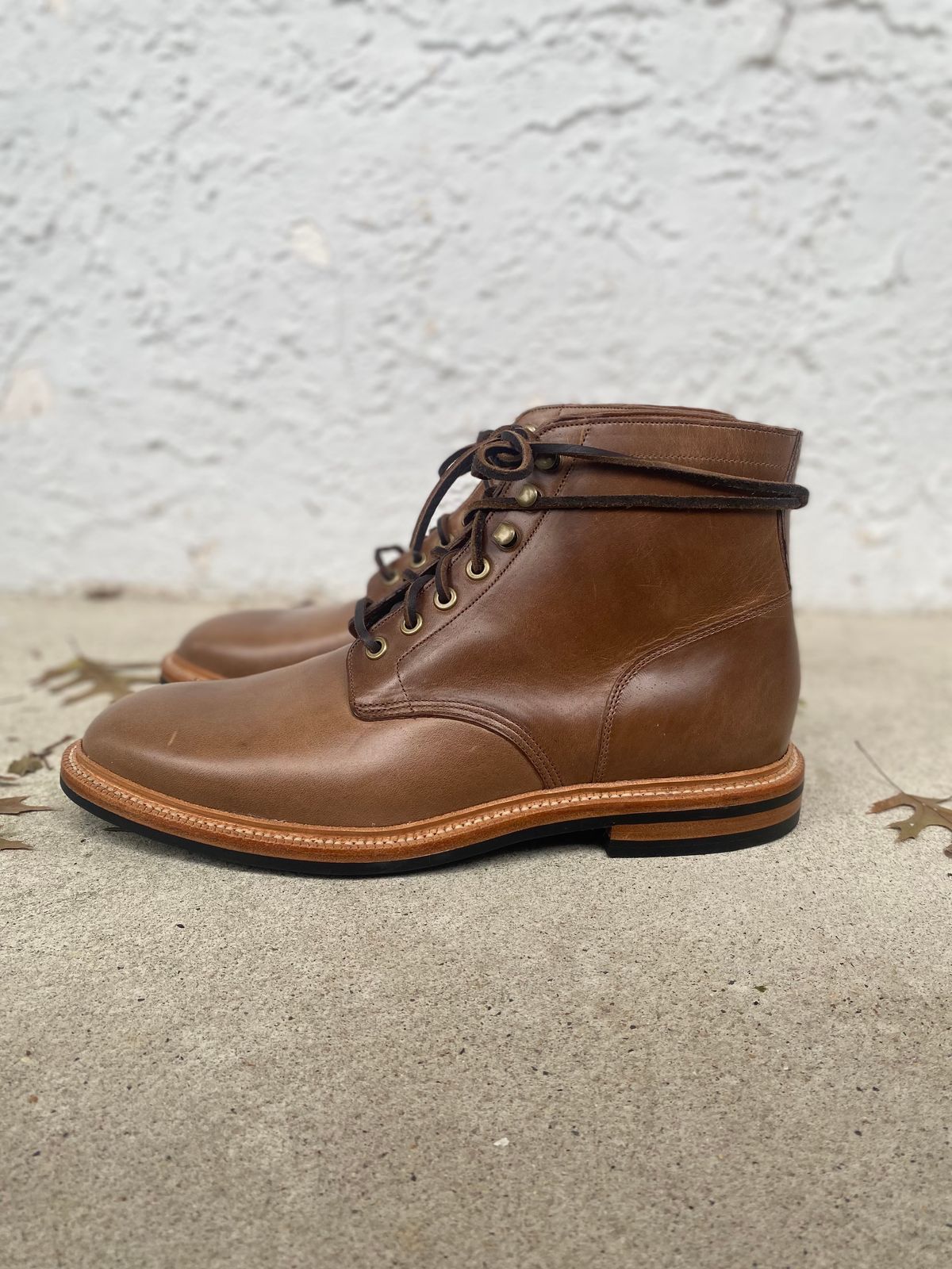 Photo by dandandan on October 1, 2022 of the Grant Stone Diesel Boot in Horween Dune Chromexcel.