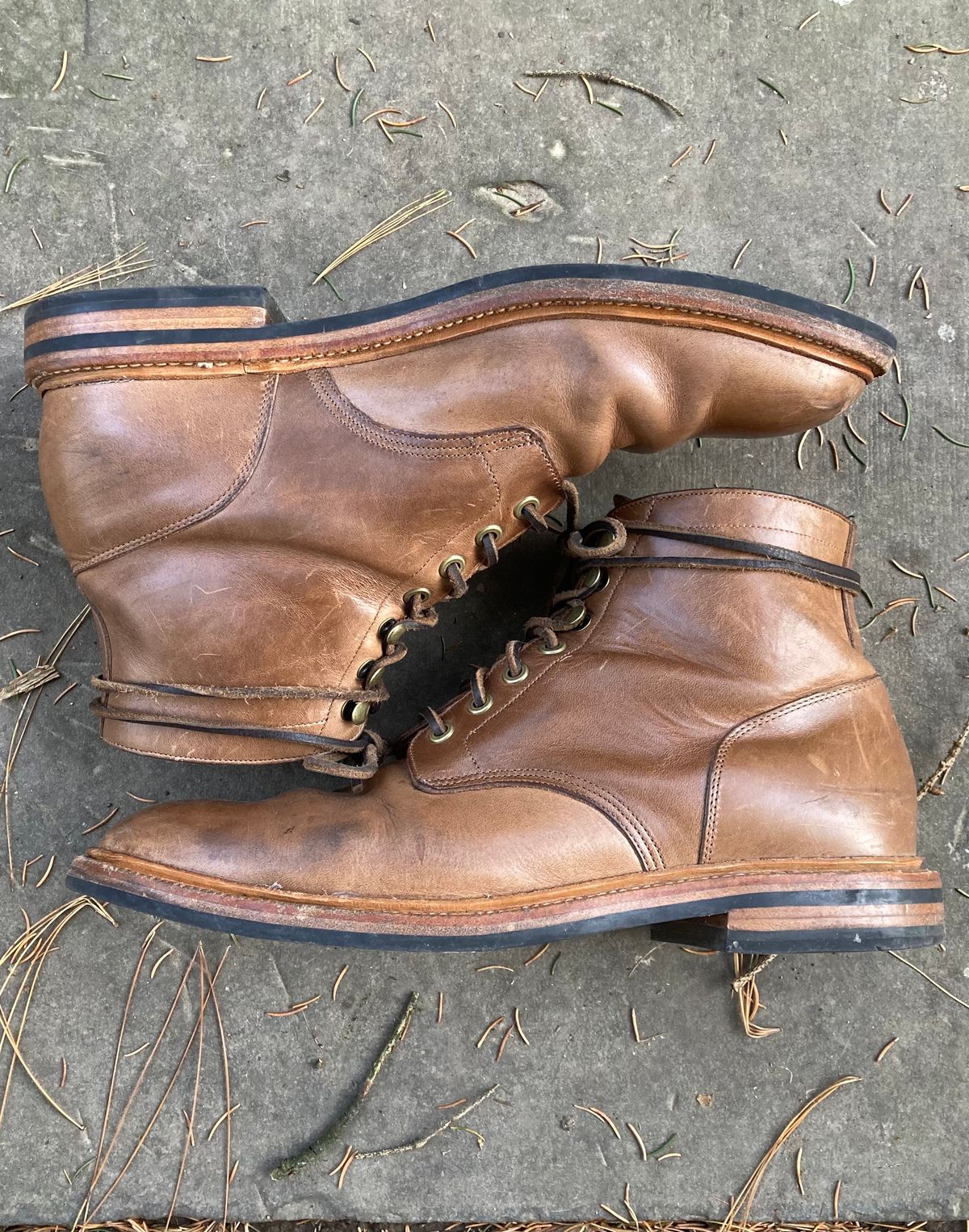 Photo by dandandan on December 4, 2022 of the Grant Stone Diesel Boot in Horween Dune Chromexcel.