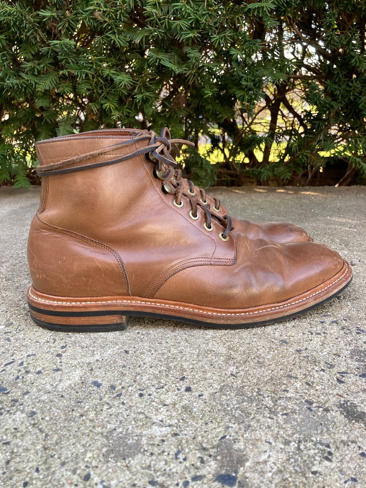 Photo by dandandan on April 4, 2023 of the Grant Stone Diesel Boot in Horween Dune Chromexcel.