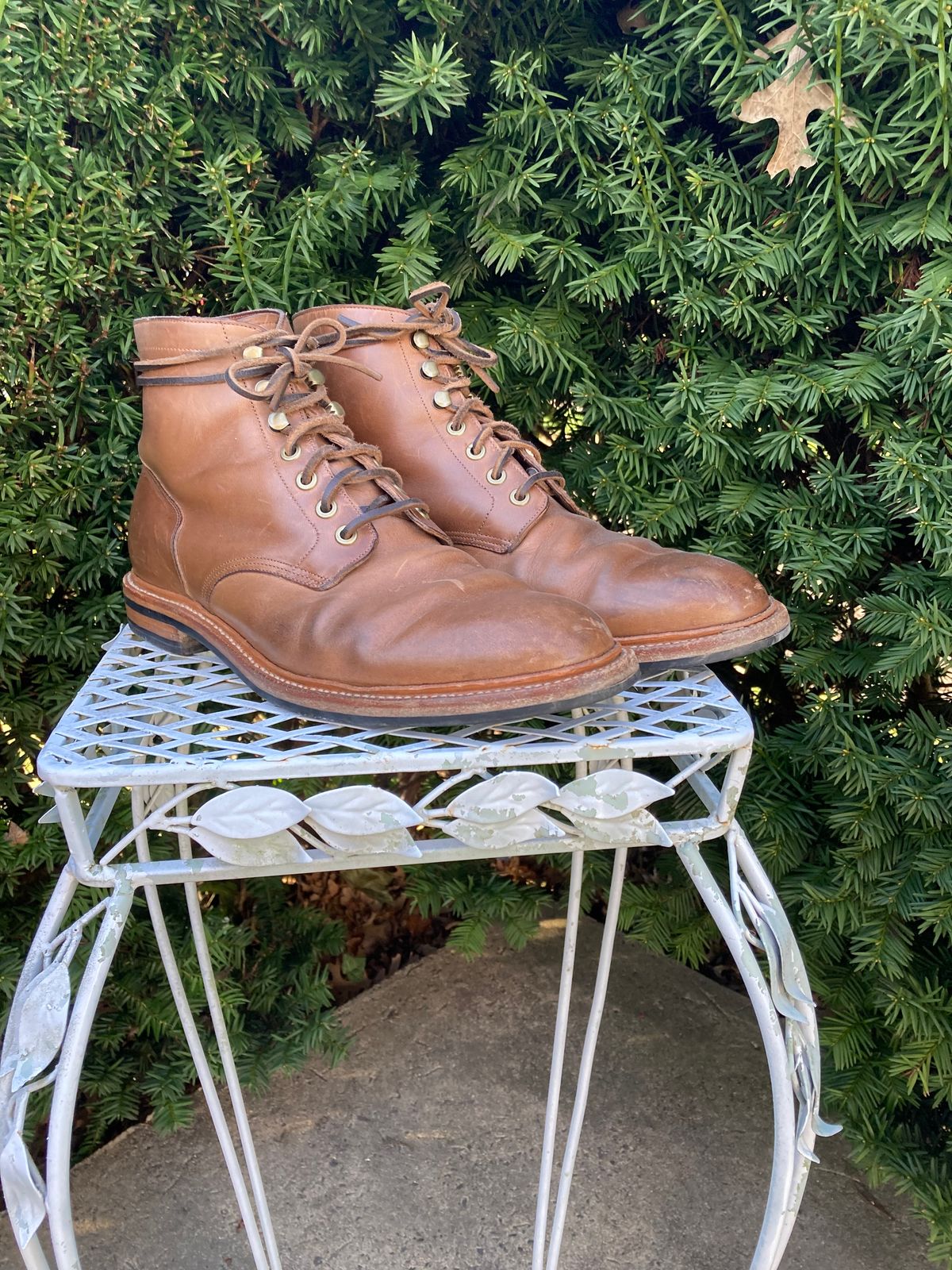Photo by dandandan on April 7, 2023 of the Grant Stone Diesel Boot in Horween Dune Chromexcel.