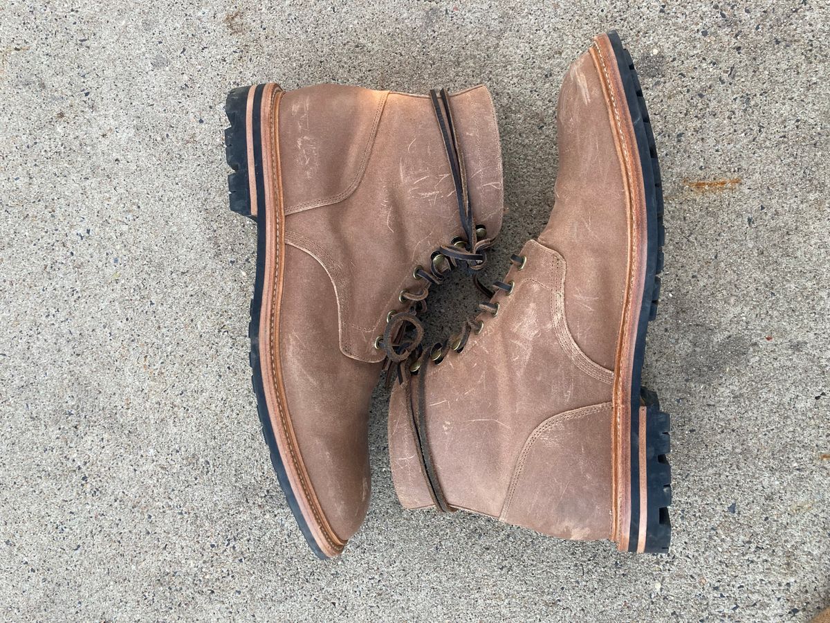 Photo by dandandan on January 15, 2023 of the Grant Stone Diesel Boot in C.F. Stead Natural Waxy Commander Suede.