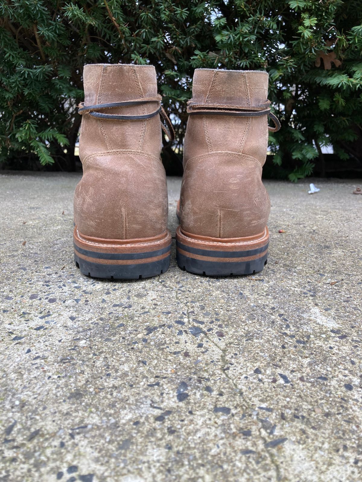 Photo by dandandan on March 4, 2023 of the Grant Stone Diesel Boot in C.F. Stead Natural Waxy Commander Suede.