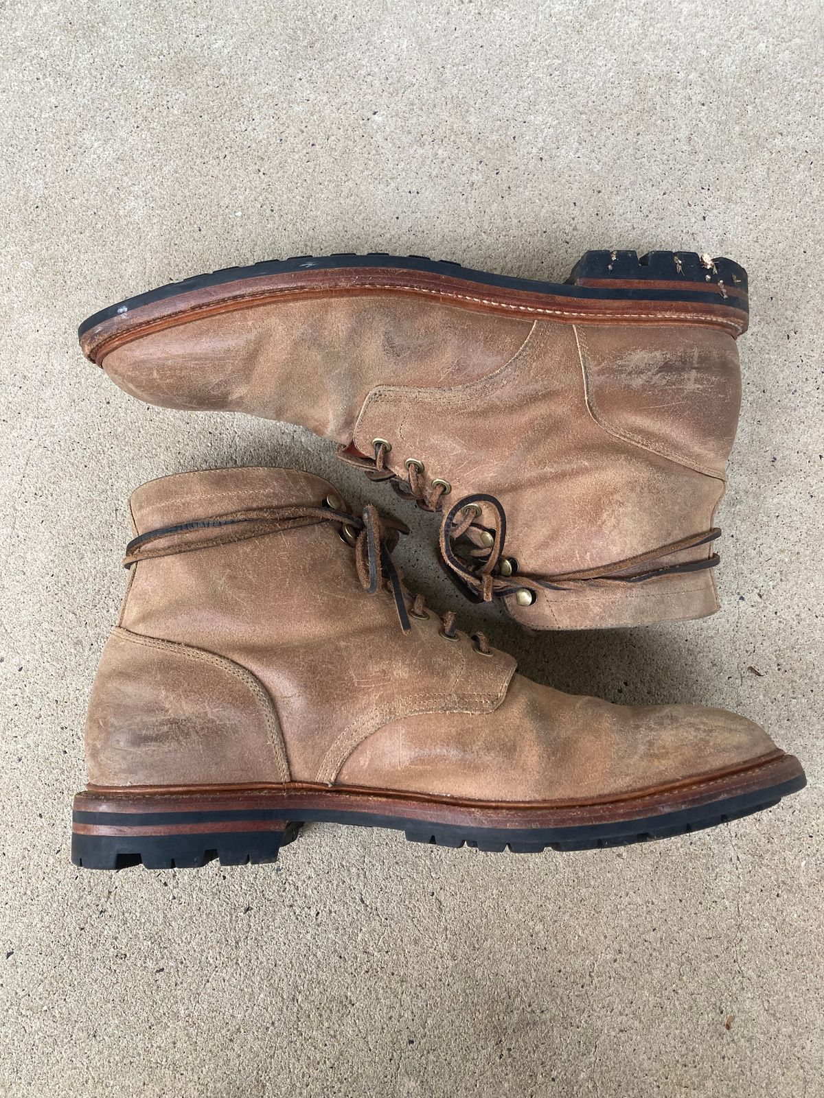 Photo by dandandan on June 25, 2023 of the Grant Stone Diesel Boot in C.F. Stead Natural Waxy Commander Suede.