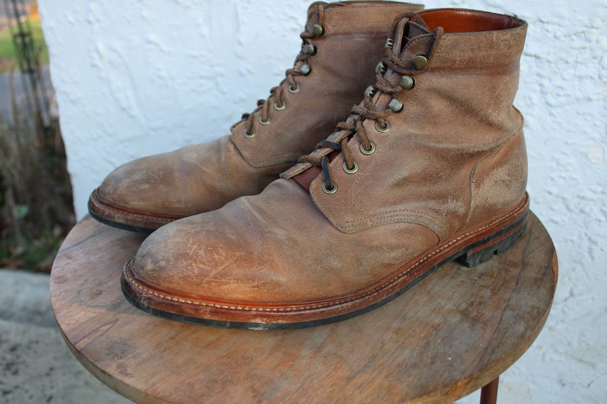 Photo by dandandan on November 5, 2023 of the Grant Stone Diesel Boot in C.F. Stead Natural Waxy Commander Suede.