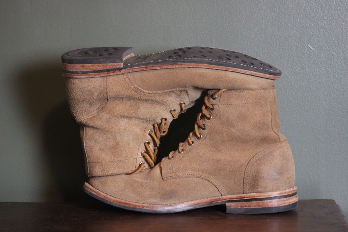 Photo by dandandan on November 6, 2024 of the Oak Street Bootmakers Trench Boot in Horween Natural Chromexcel Roughout.
