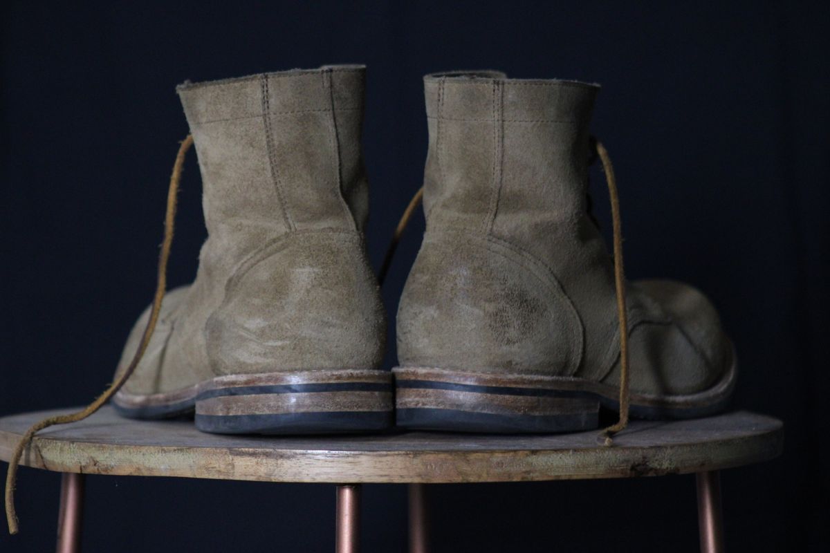 Photo by dandandan on December 5, 2024 of the Oak Street Bootmakers Trench Boot in Horween Natural Chromexcel Roughout.