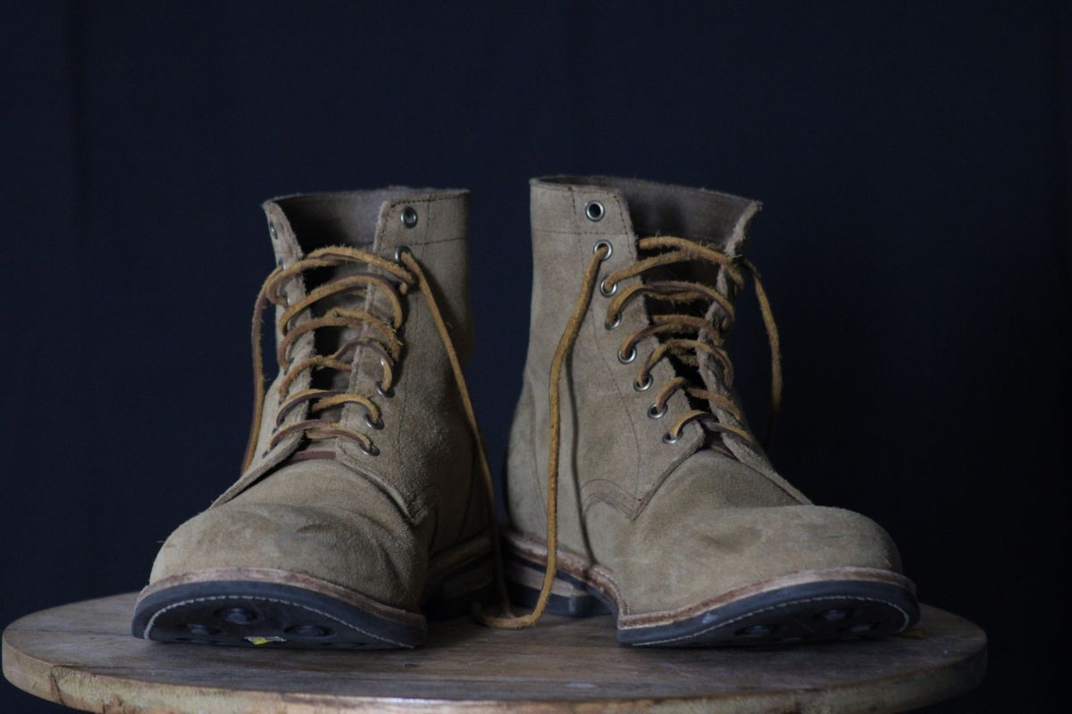 Photo by dandandan on December 5, 2024 of the Oak Street Bootmakers Trench Boot in Horween Natural Chromexcel Roughout.