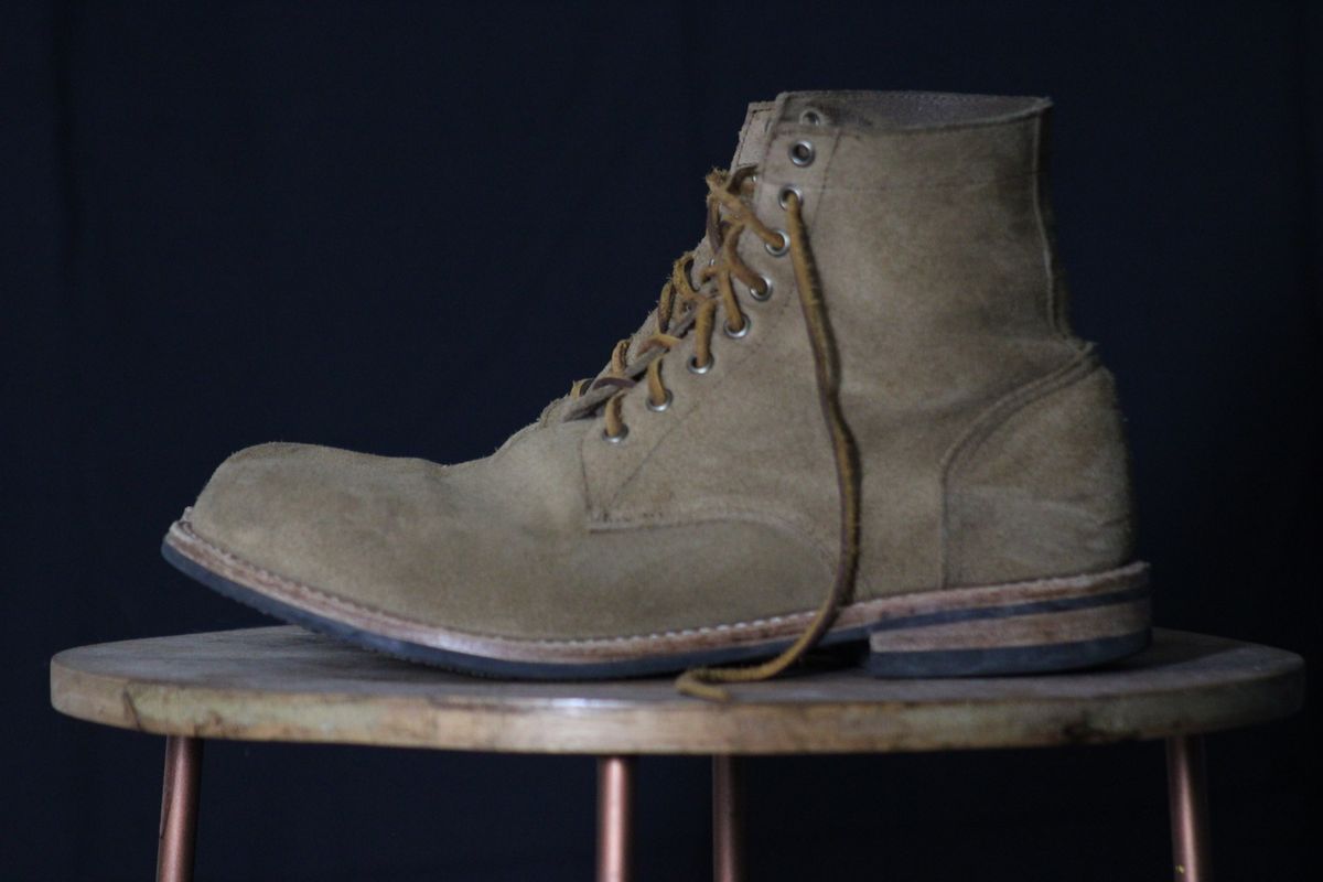 Photo by dandandan on December 5, 2024 of the Oak Street Bootmakers Trench Boot in Horween Natural Chromexcel Roughout.