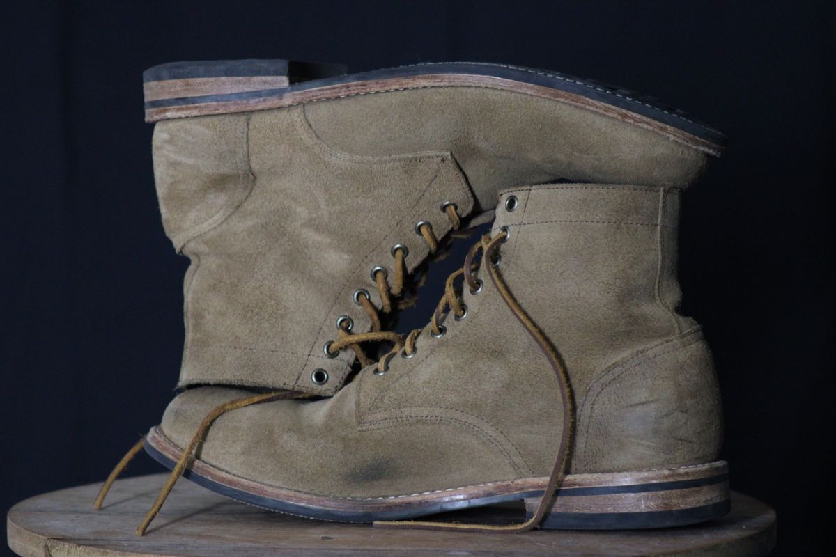 Photo by dandandan on December 5, 2024 of the Oak Street Bootmakers Trench Boot in Horween Natural Chromexcel Roughout.