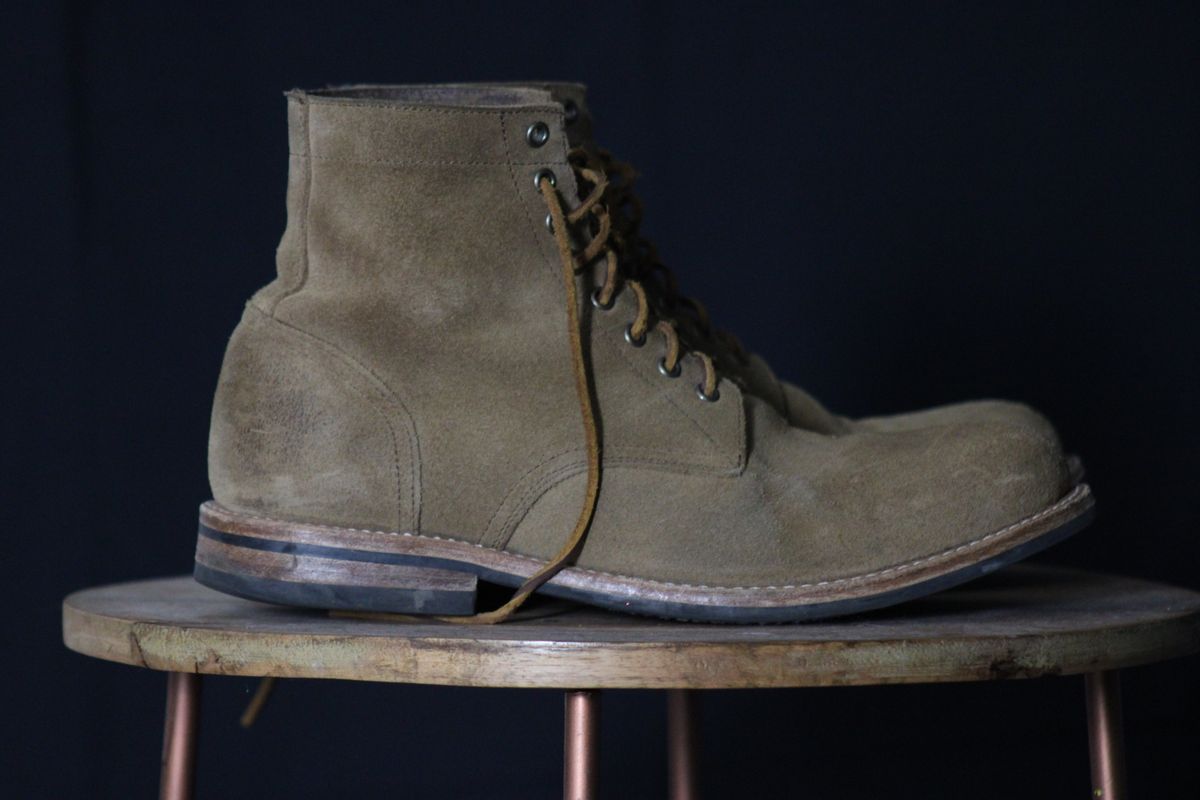 Photo by dandandan on December 5, 2024 of the Oak Street Bootmakers Trench Boot in Horween Natural Chromexcel Roughout.