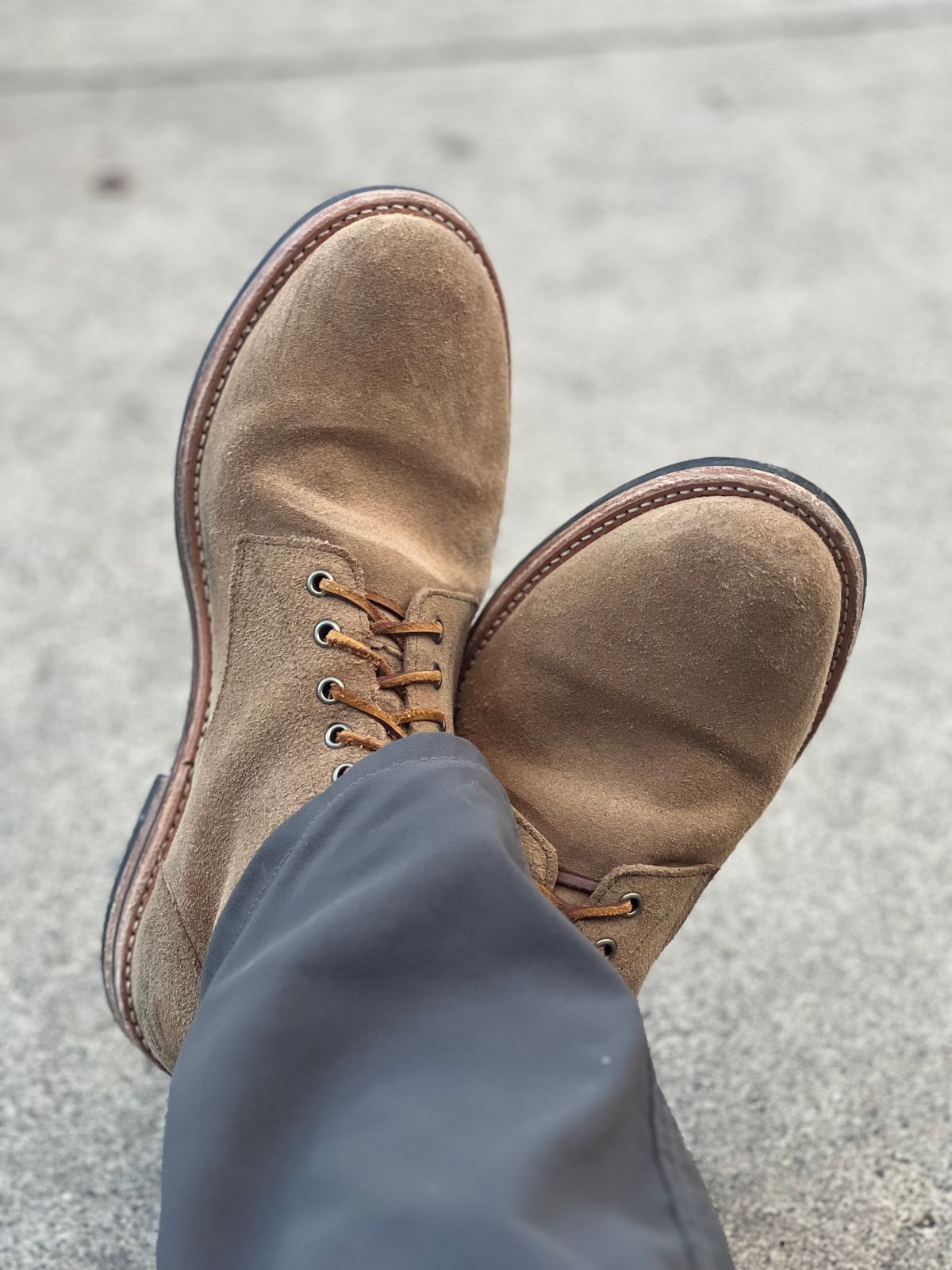 Photo by dandandan on December 30, 2024 of the Oak Street Bootmakers Trench Boot in Horween Natural Chromexcel Roughout.