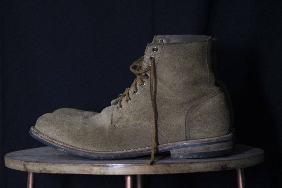 Photo by dandandan on January 1, 2025 of the Oak Street Bootmakers Trench Boot in Horween Natural Chromexcel Roughout.