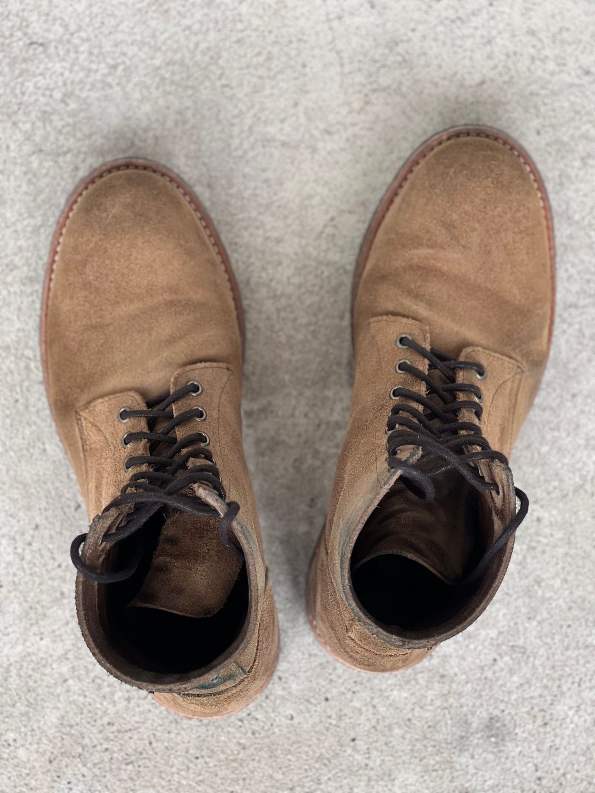 Photo by dandandan on April 5, 2025 of the Oak Street Bootmakers Trench Boot in Horween Natural Chromexcel Roughout.