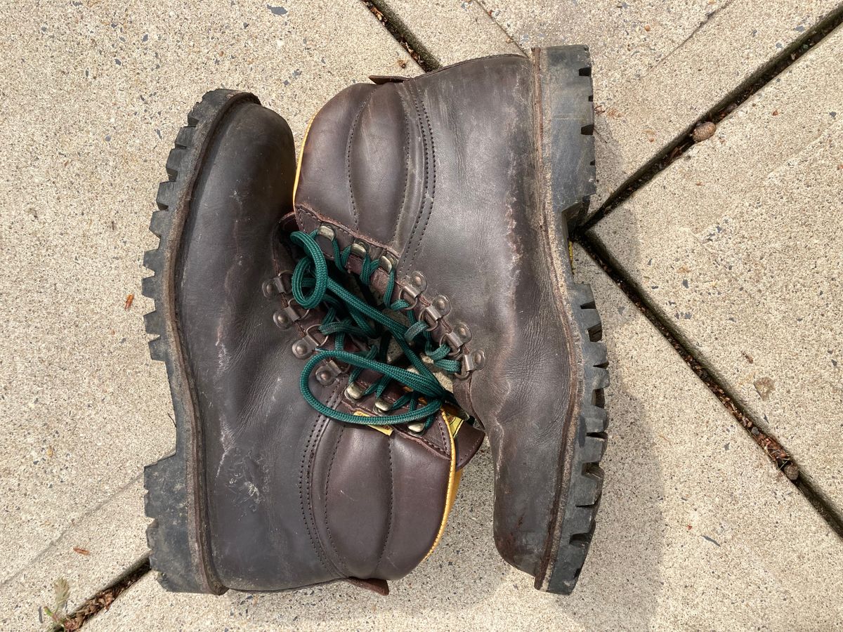 Photo by dandandan on April 16, 2023 of the Jim Green Razorback in Brown Full Grain.