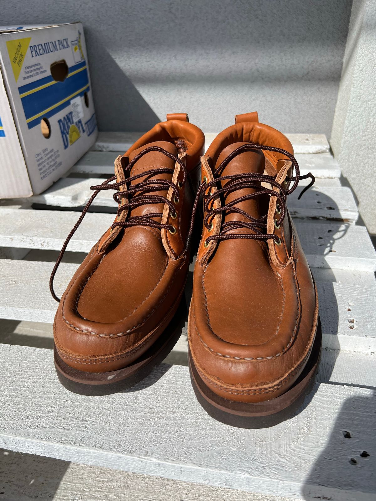 Photo by Charismo82 on October 1, 2022 of the Russell Moccasin Co. Unlisted Model in Unknown Leather.