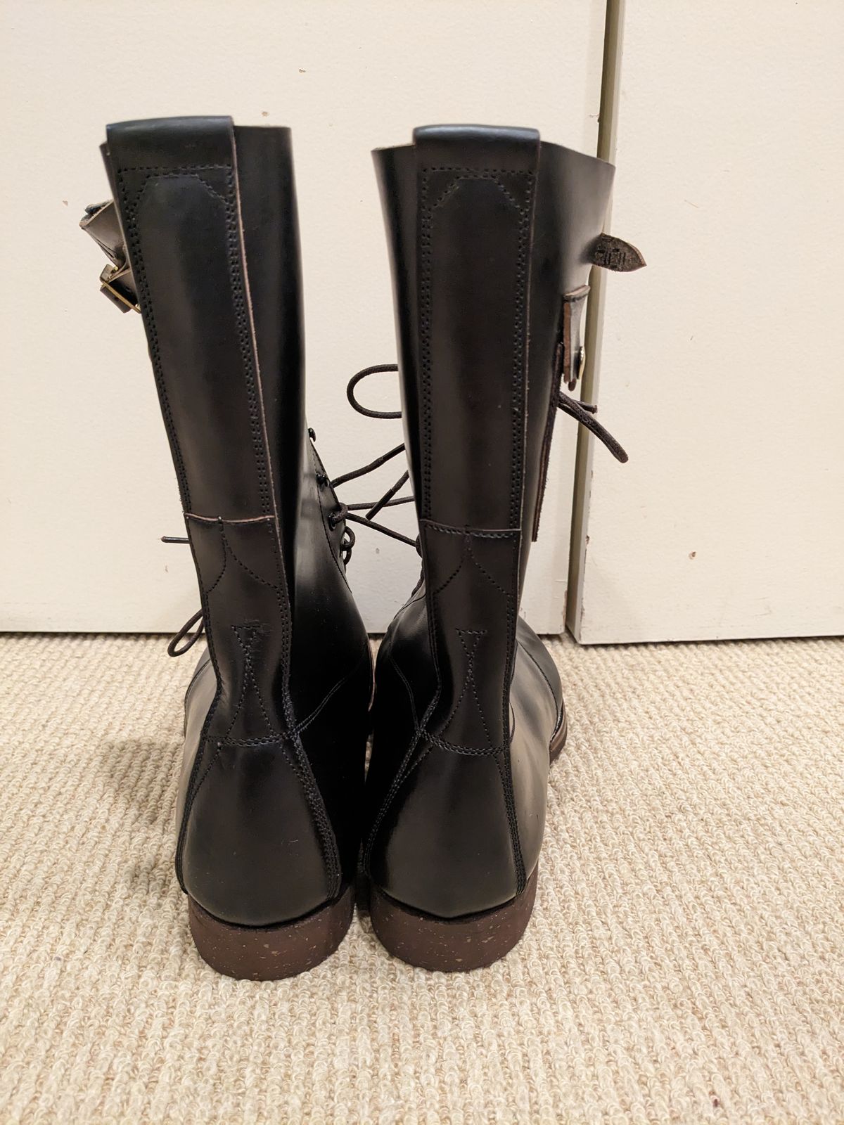 Photo by frog123 on October 5, 2023 of the Unsung U 22-1 Slog Boot in Horween Brown Chromexcel Horsebutt.