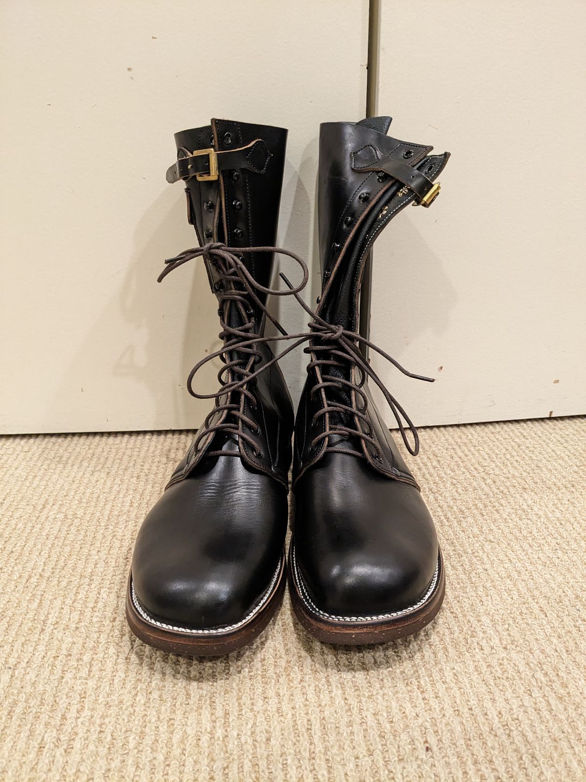 Photo by frog123 on October 5, 2023 of the Unsung U 22-1 Slog Boot in Horween Brown Chromexcel Horsebutt.