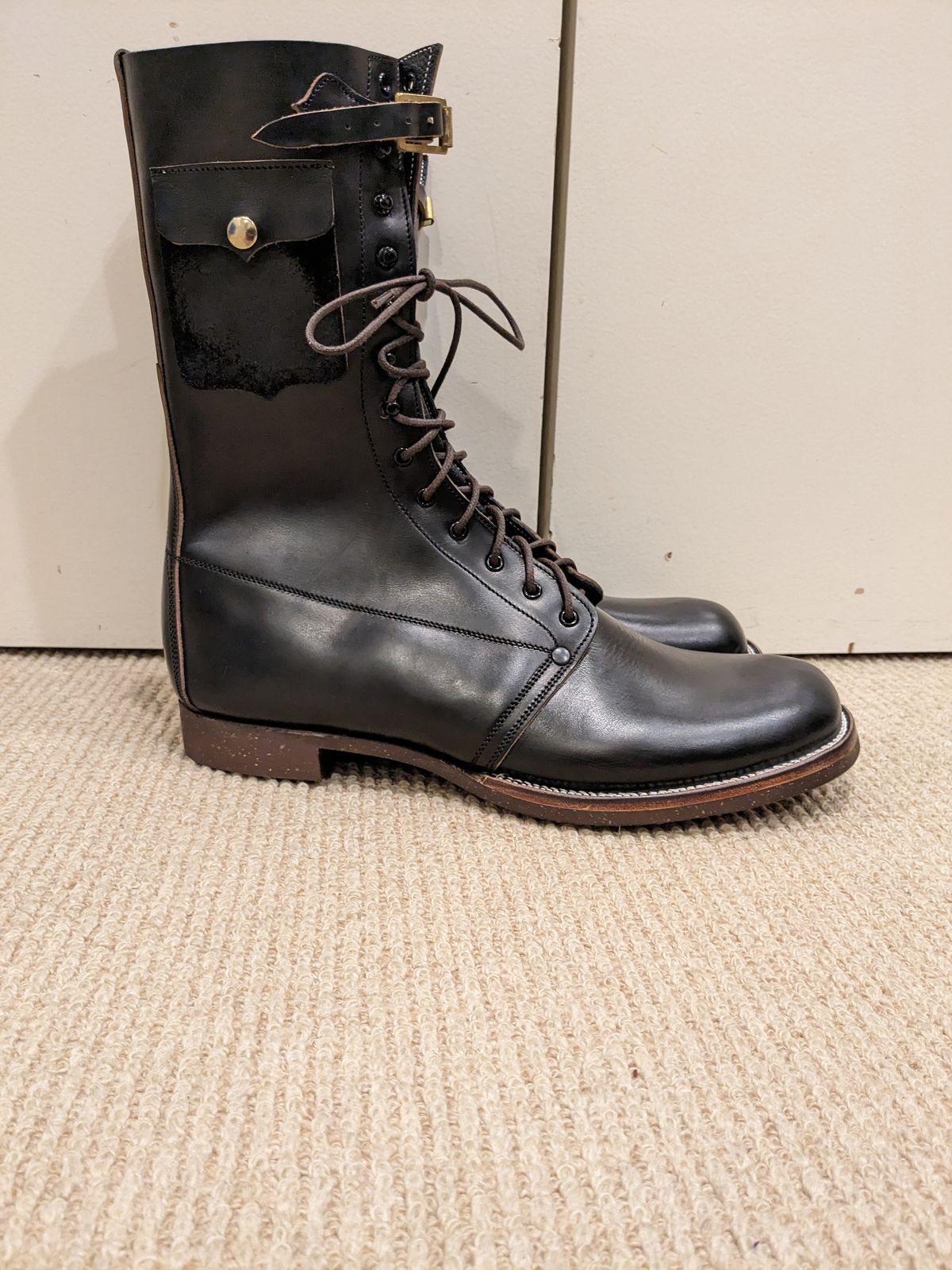 Photo by frog123 on October 5, 2023 of the Unsung U 22-1 Slog Boot in Horween Brown Chromexcel Horsebutt.