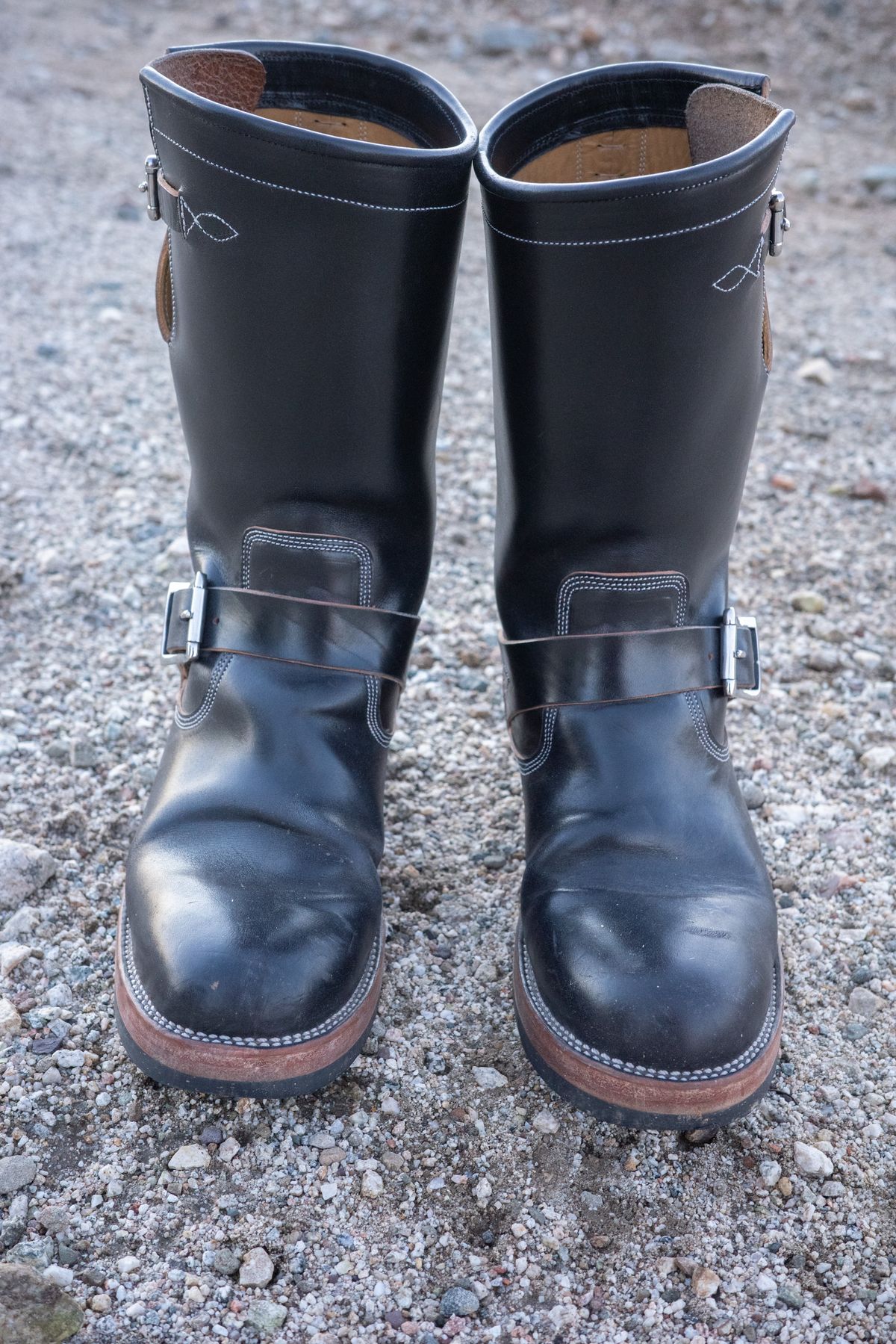 Photo by CoolGuy on January 5, 2024 of the Prof Barnets Bulky Neocliffwood Engineer Boots in Maryam Black Teacore TPR Horsebutt.