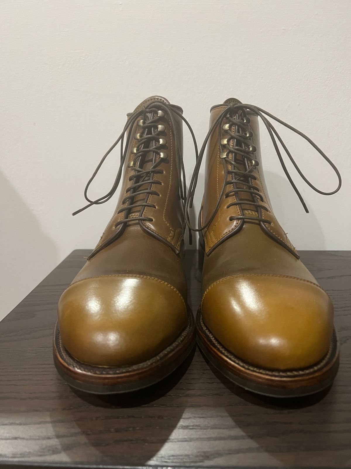 Photo by Jlps on November 6, 2022 of the Viberg Halkett in Horween Calvados Shell Cordovan.