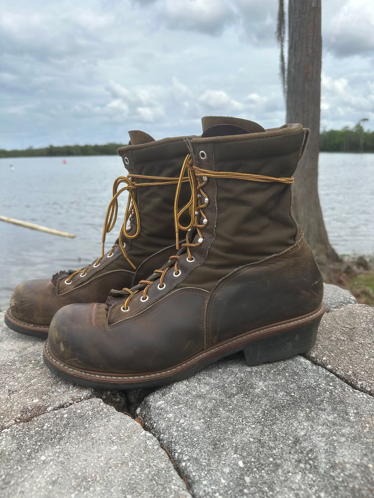 Photo by FtValloniaStreaker on March 2, 2024 of the Hall's Lace-To-Toe Lineman Boot in Brown Crazy Horse Oiled Leather.