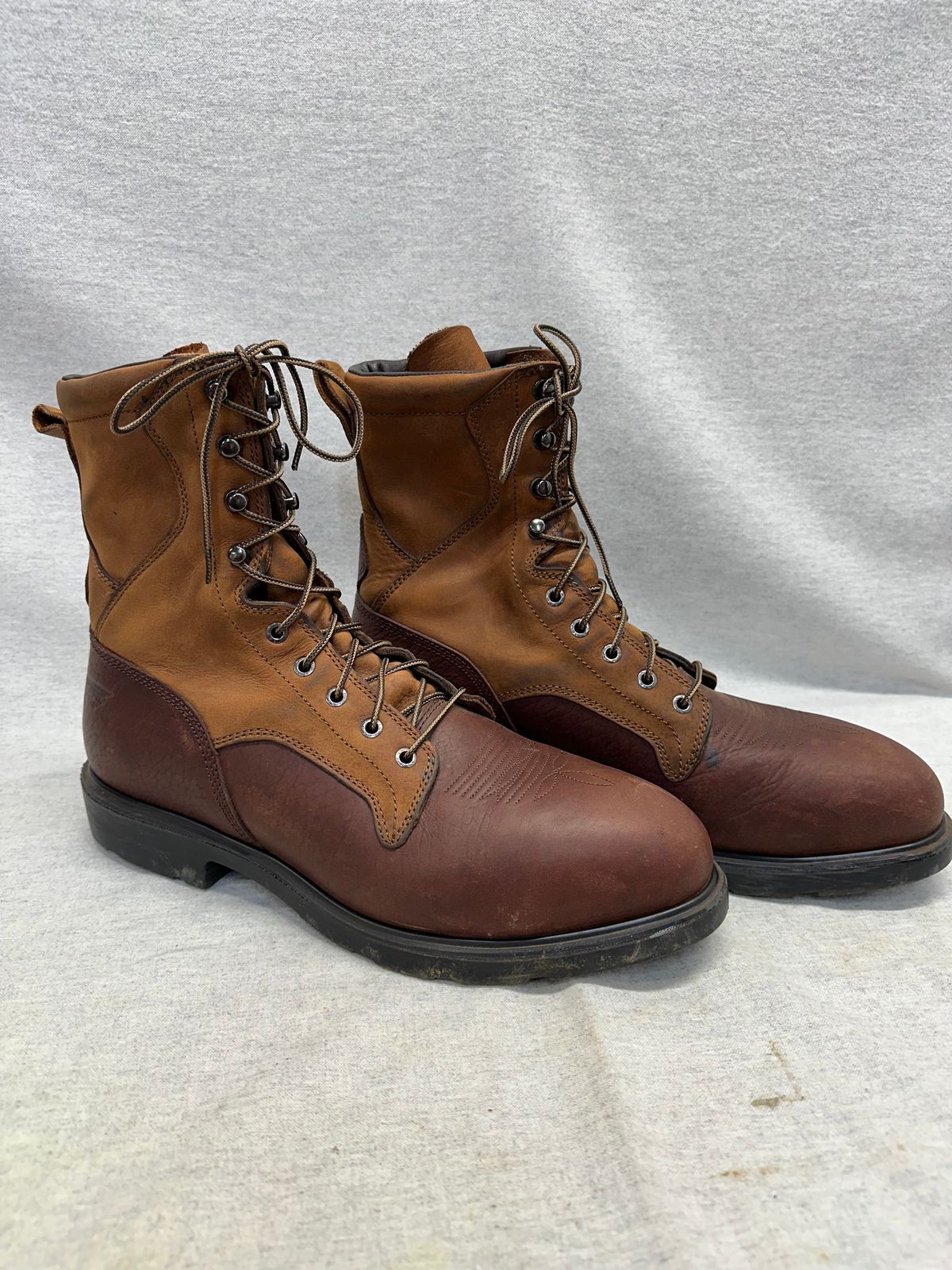 Photo by FtValloniaStreaker on November 6, 2024 of the Red Wing Red Wing / 2202 in Red Brown Kayak and Gaucho Yuma.