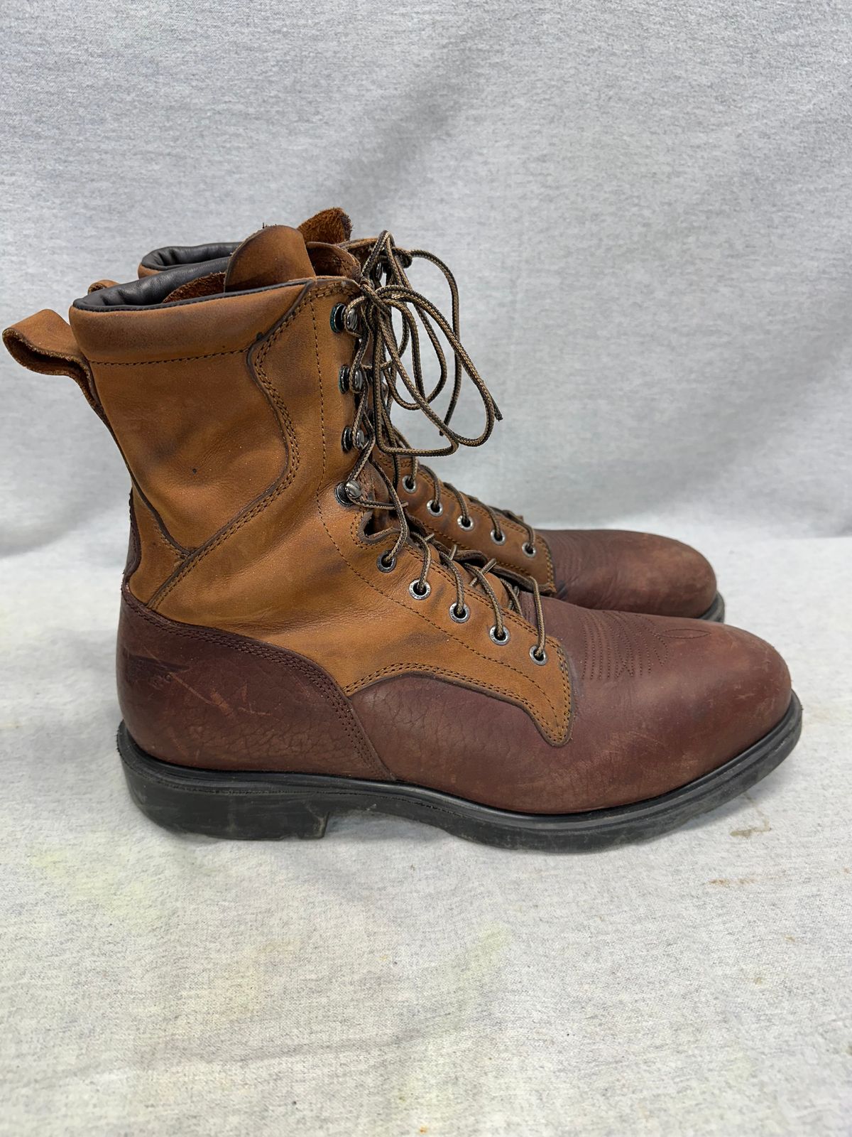 Photo by FtValloniaStreaker on December 6, 2024 of the Red Wing Red Wing / 2202 in Red Brown Kayak and Gaucho Yuma.