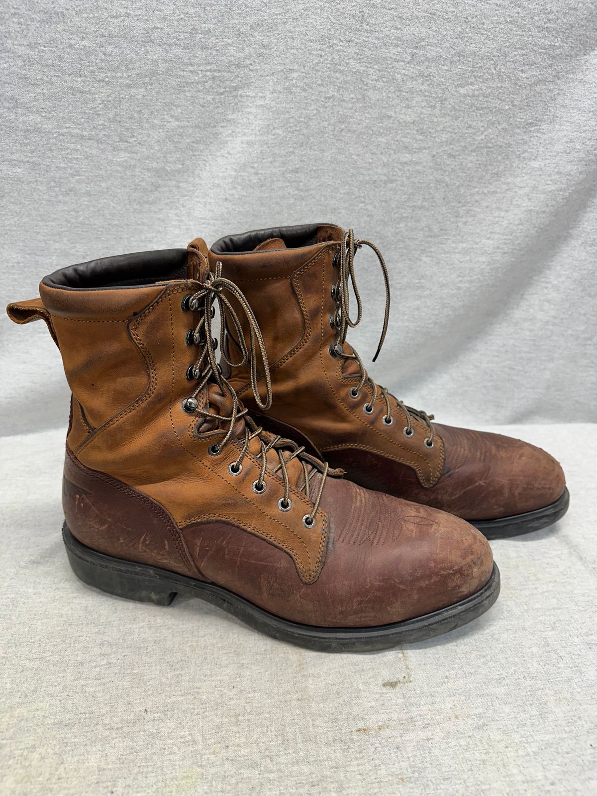 Photo by FtValloniaStreaker on January 4, 2025 of the Red Wing Red Wing / 2202 in Red Brown Kayak and Gaucho Yuma.