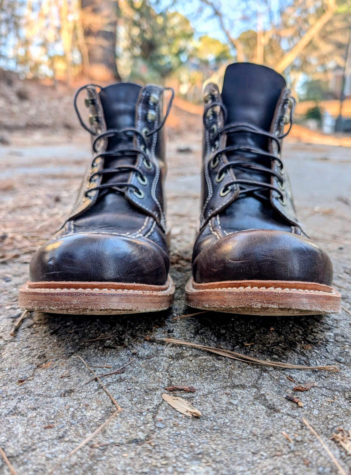 Photo by SIDO on January 1, 2026 of the Grant Stone Brass Boot in Dark Snuff Oiled Shoulder.