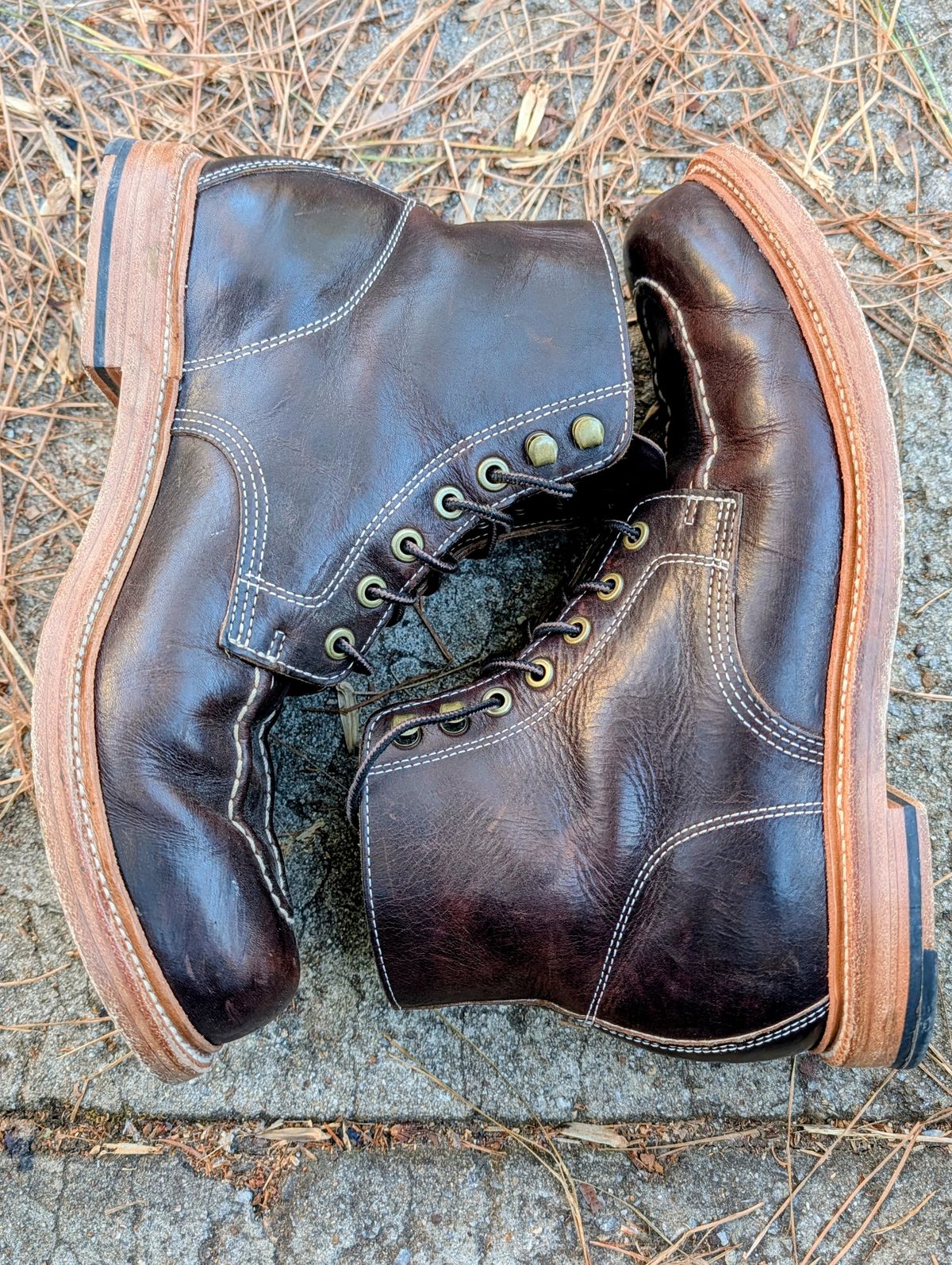 Photo by SIDO on January 1, 2026 of the Grant Stone Brass Boot in Dark Snuff Oiled Shoulder.