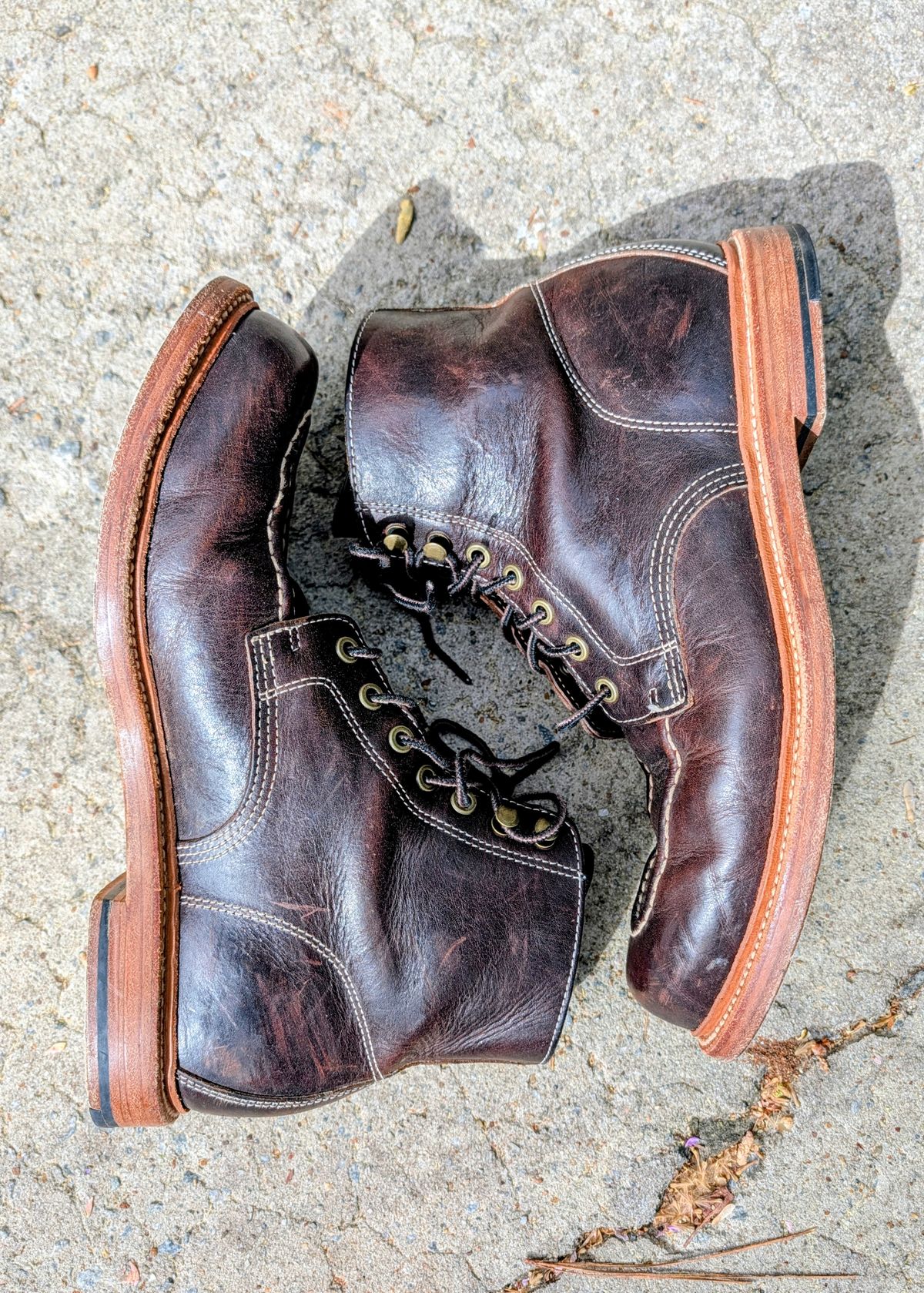Photo by SIDO on April 1, 2026 of the Grant Stone Brass Boot in Dark Snuff Oiled Shoulder.
