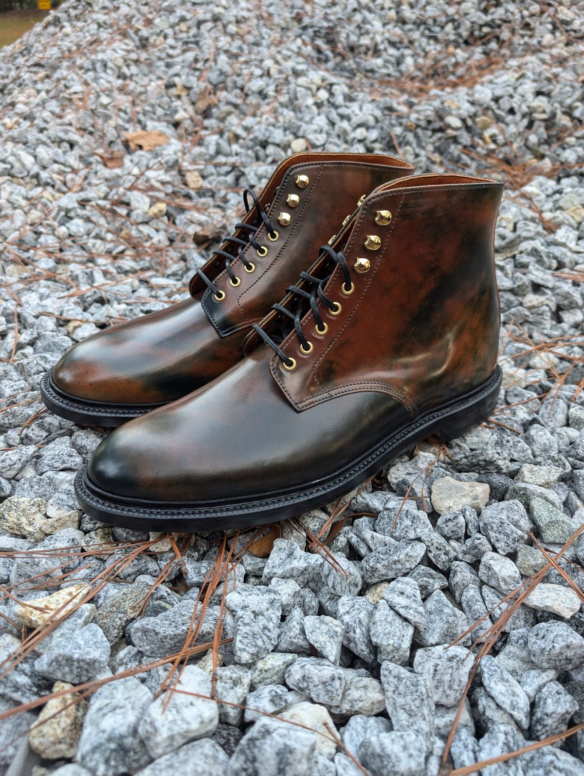 Photo by SIDO on October 3, 2024 of the Grant Stone Edward Boot in Horween Marbled Black Shell Cordovan.