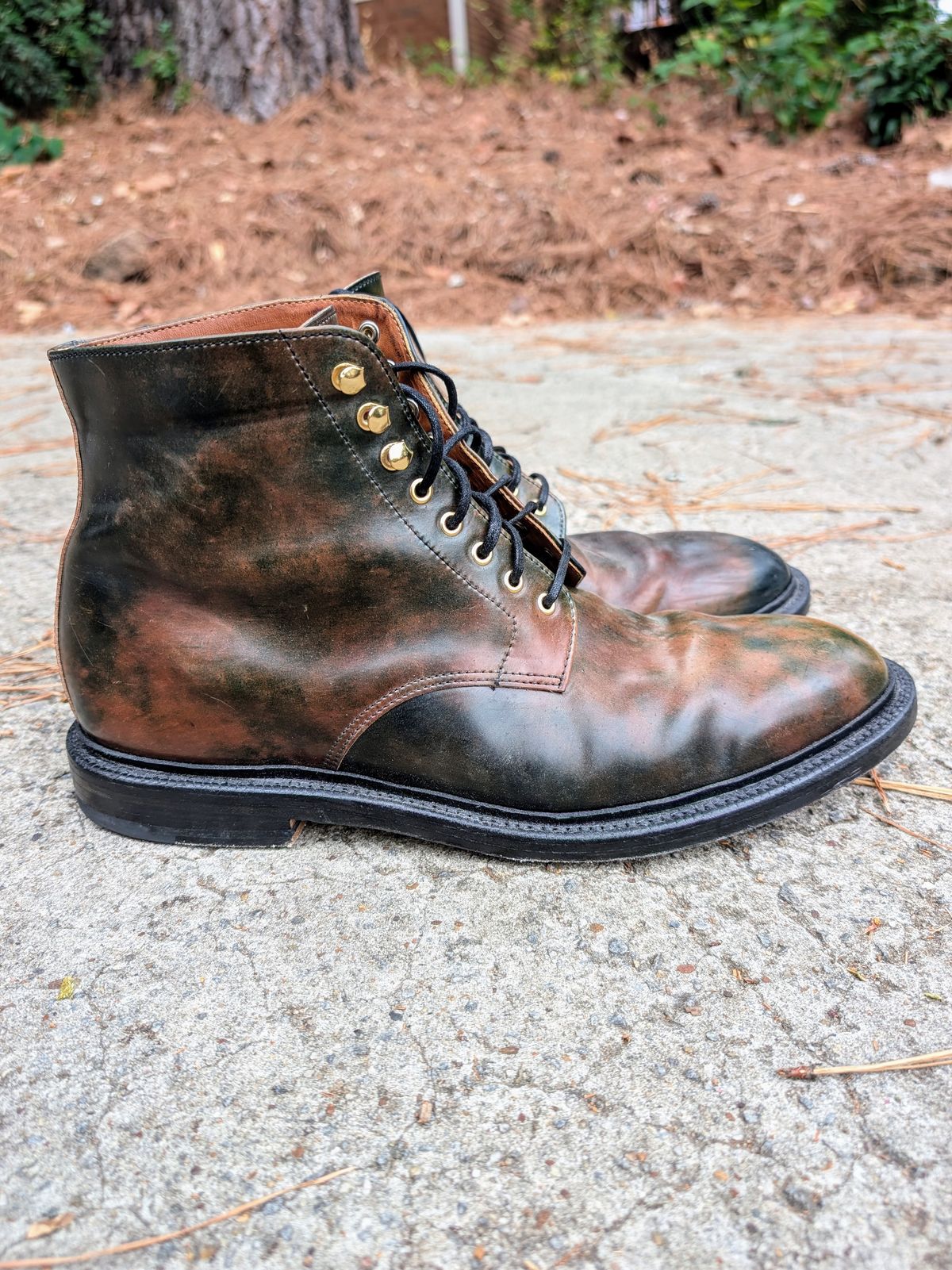 Photo by SIDO on November 1, 2024 of the Grant Stone Edward Boot in Horween Marbled Black Shell Cordovan.
