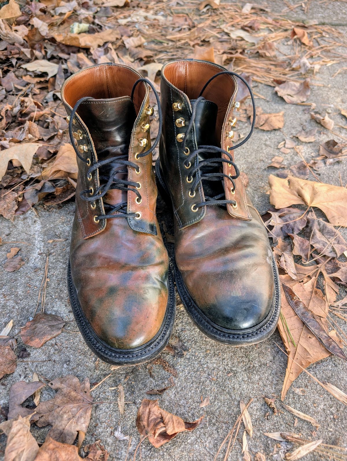 Photo by SIDO on January 4, 2025 of the Grant Stone Edward Boot in Horween Marbled Black Shell Cordovan.