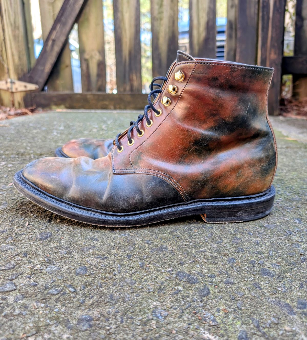 Photo by SIDO on February 1, 2025 of the Grant Stone Edward Boot in Horween Marbled Black Shell Cordovan.