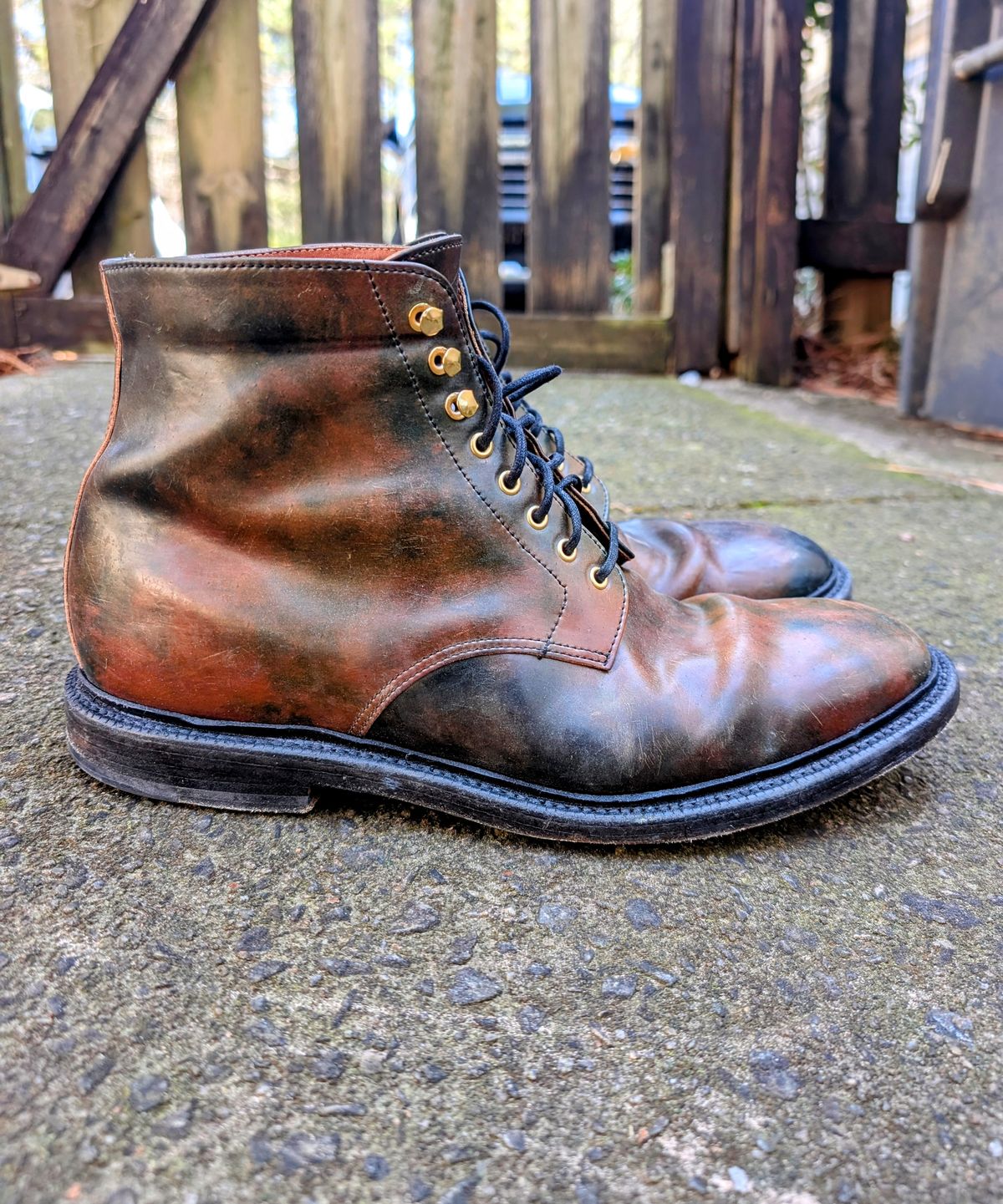 Photo by SIDO on February 1, 2025 of the Grant Stone Edward Boot in Horween Marbled Black Shell Cordovan.