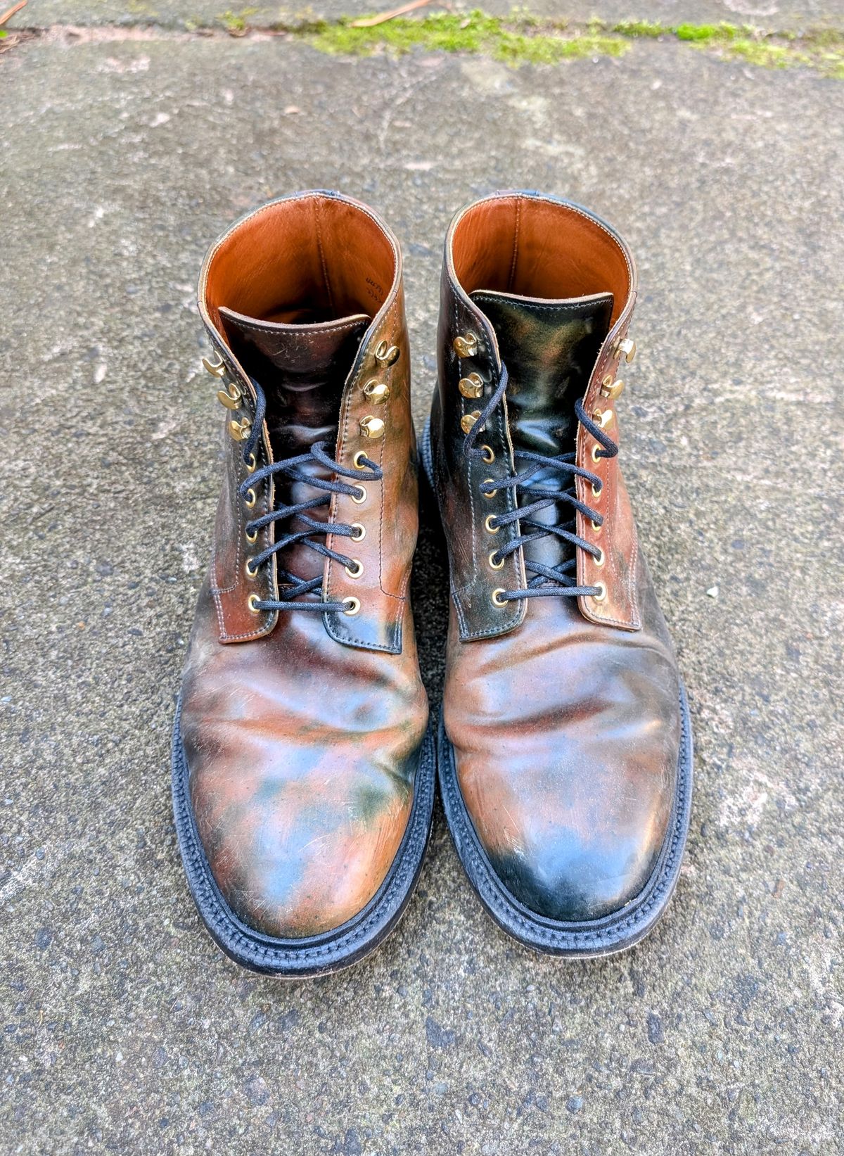 Photo by SIDO on February 1, 2025 of the Grant Stone Edward Boot in Horween Marbled Black Shell Cordovan.