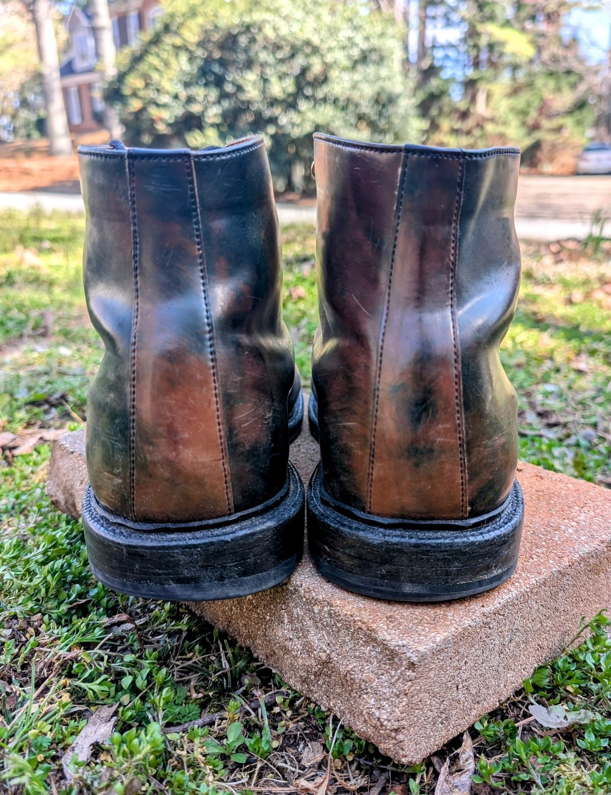 Photo by SIDO on March 1, 2025 of the Grant Stone Edward Boot in Horween Marbled Black Shell Cordovan.
